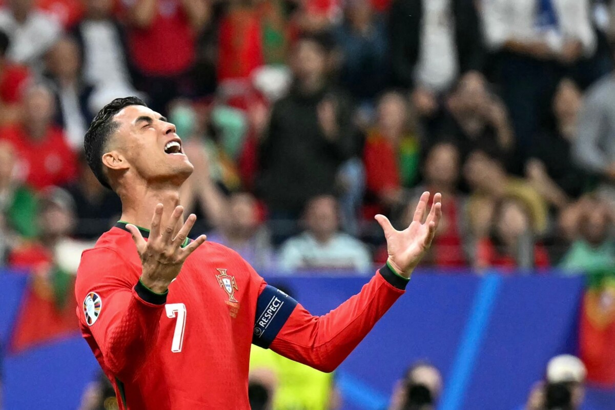 Erik Ten Hag Responds to Ronaldo's Criticism: "He's Far from Manchester"  