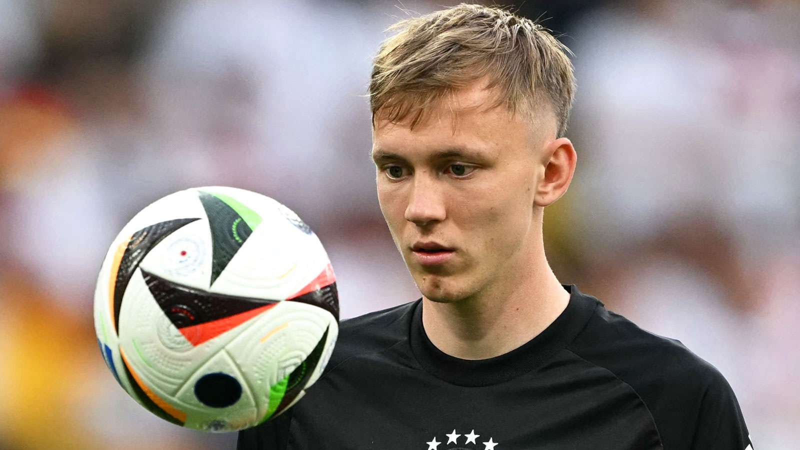 Dortmund set to beat Liverpool to Beier as they lodge €25m bid  