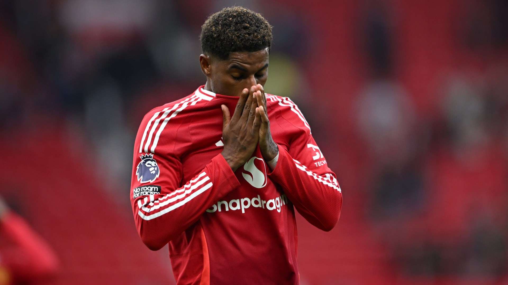 Neville says it's 'hard work' watching Rashford for Man Utd  