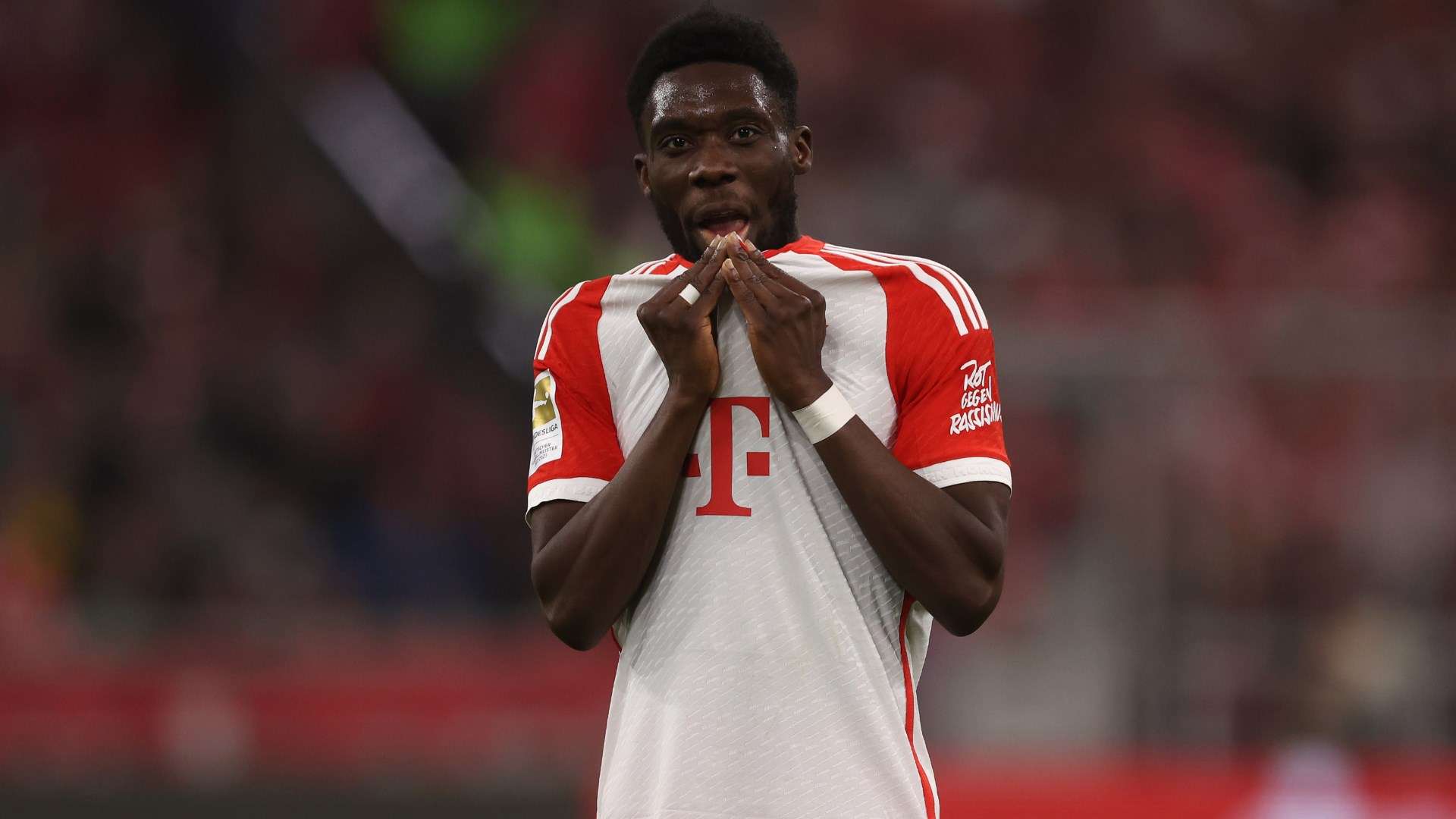 Man Utd step up bid to sign Davies but Real Madrid still lead race  