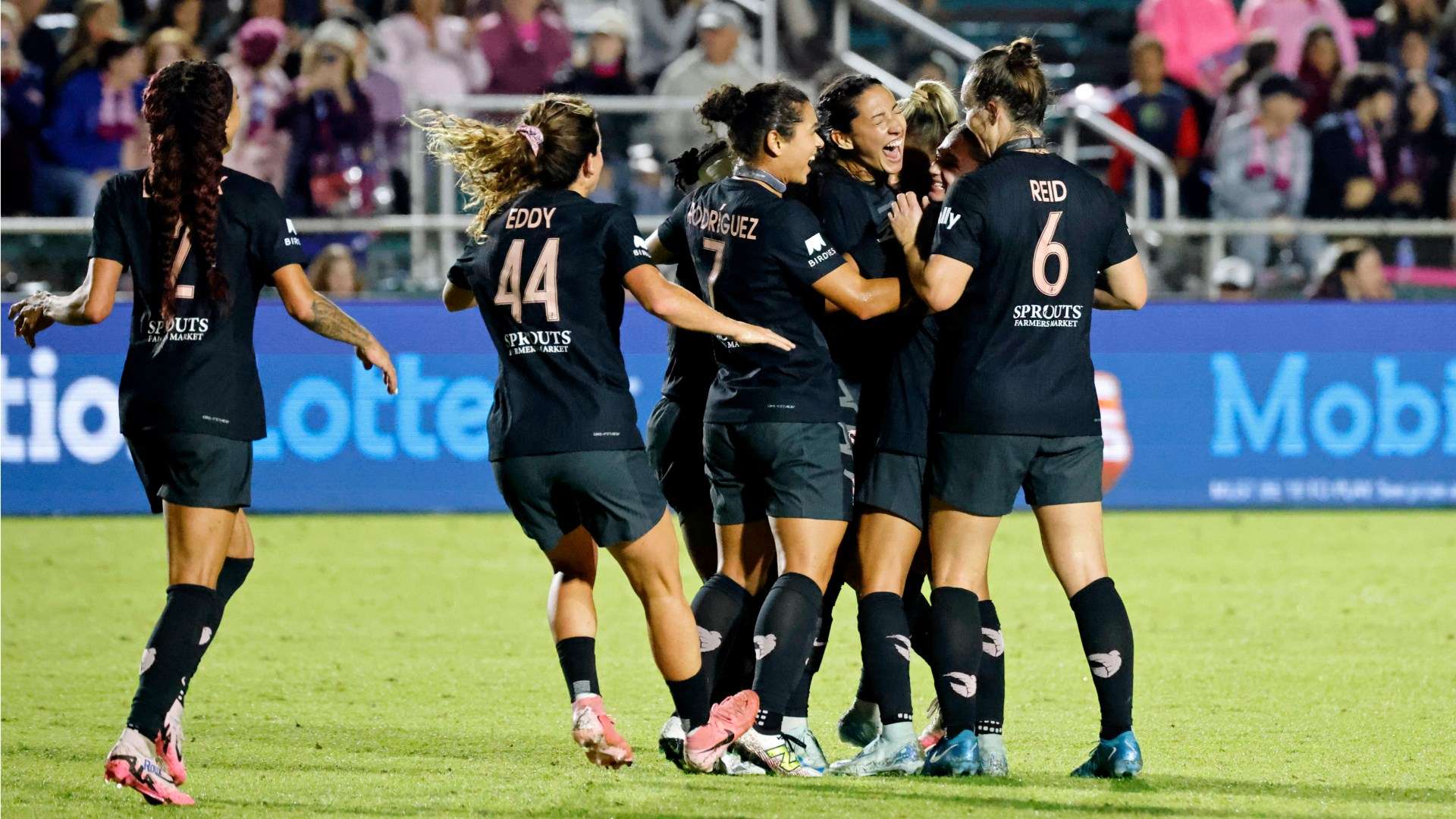 USWNT legend Press scores in 100th NWSL appearance  
