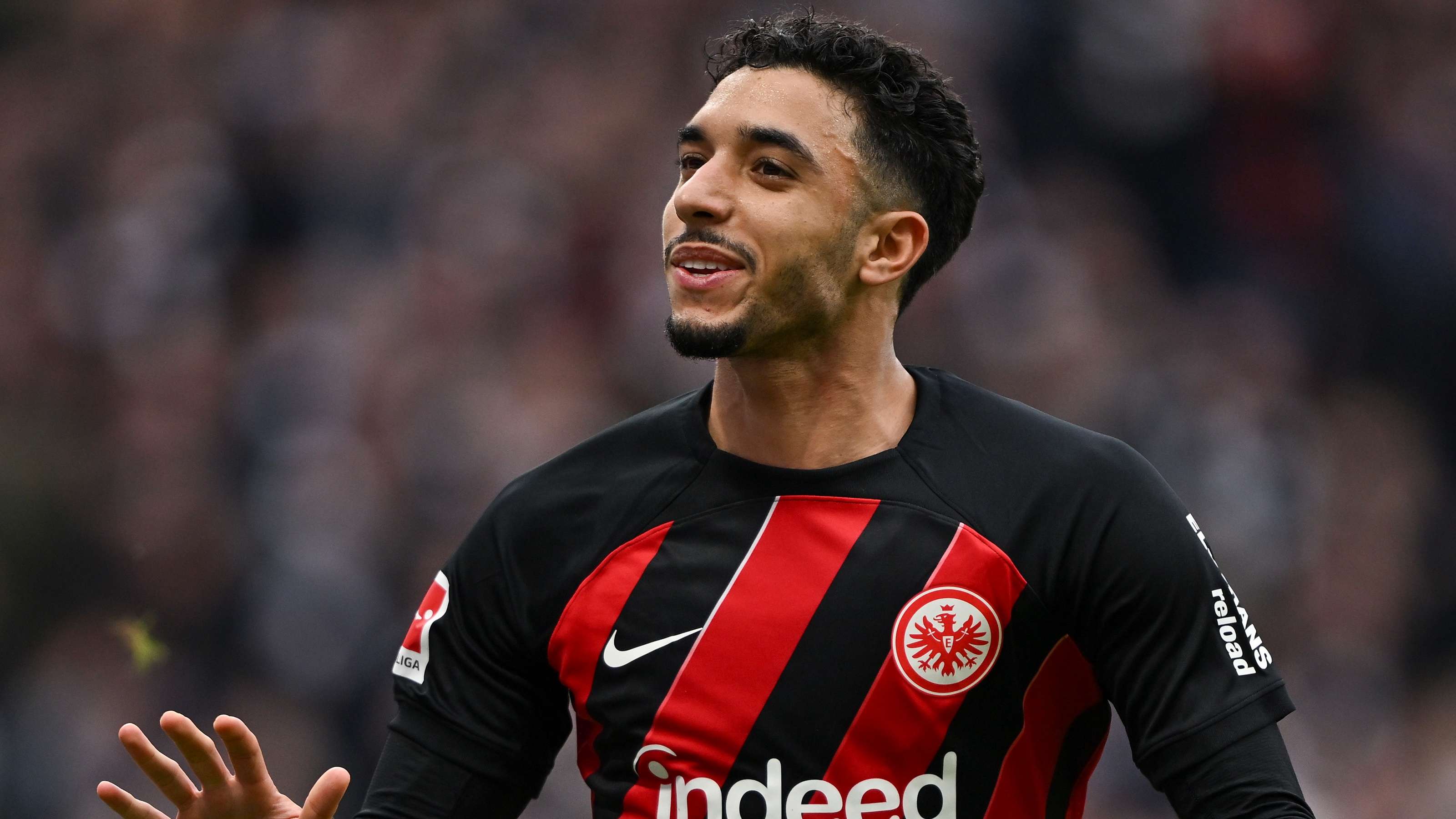 Frankfurt director opens the door to Marmoush sale  