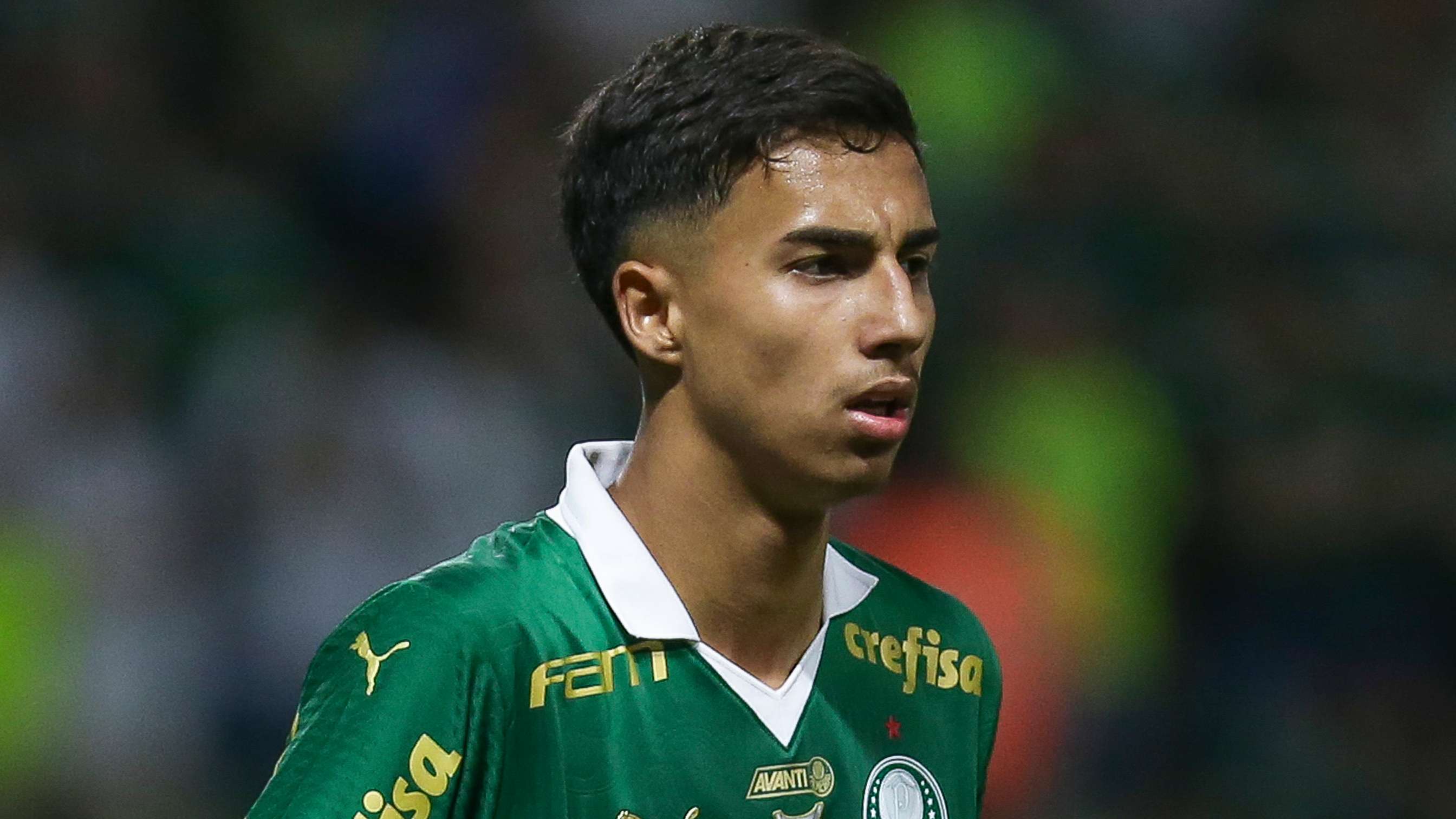 Arsenal & Real Madrid eye €100m prospect Reis  