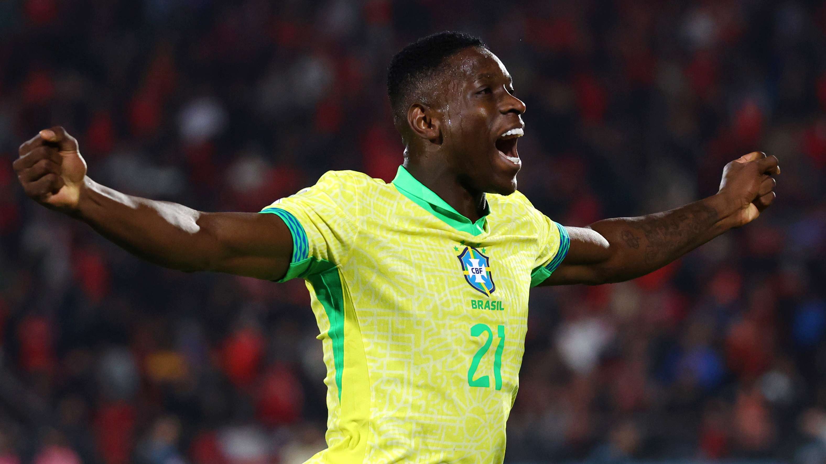 Brazil's 89th-minute winner sees them scrape by Chile in WCQ  