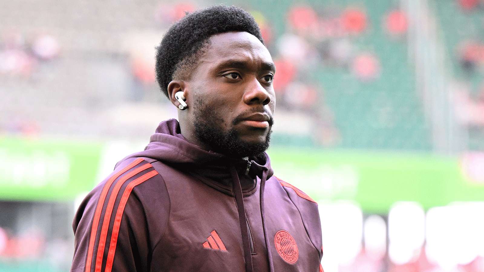 Another Davies twist as Manchester United 'bid hard'  
