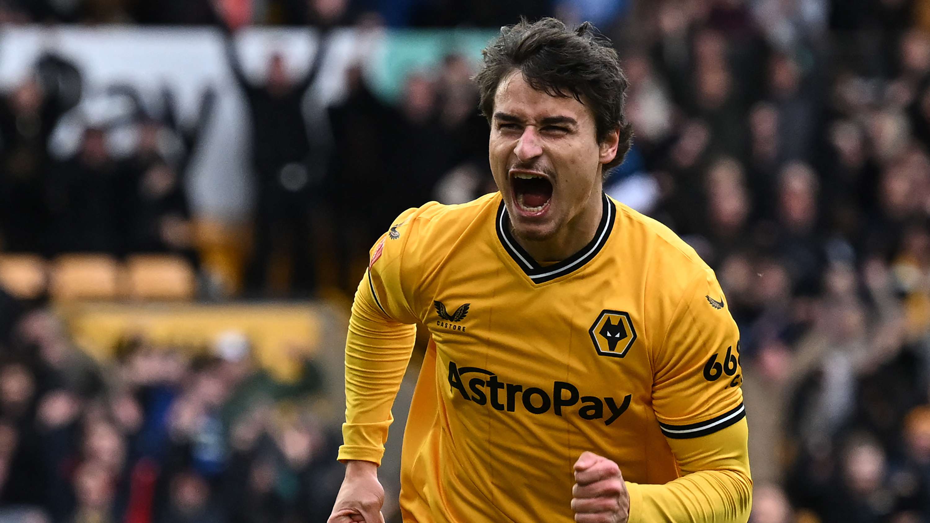 Barca ponder move for Wolves defender as cheap Davies alternative  
