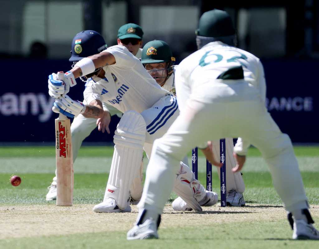 India take lead beyond 400 despite regular wickets  