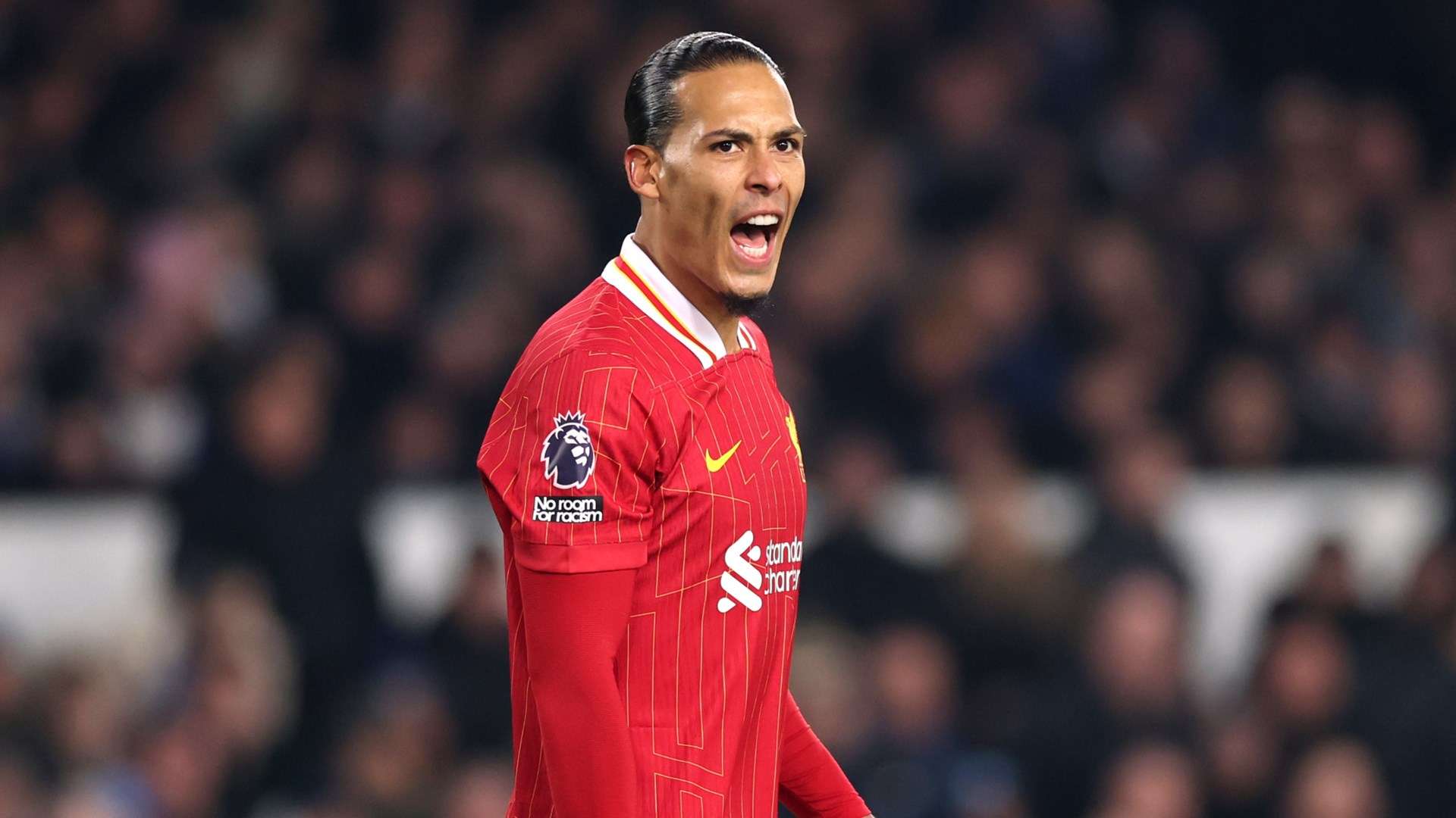 Van Dijk aims dig at Nunez for horrendous miss at Villa  