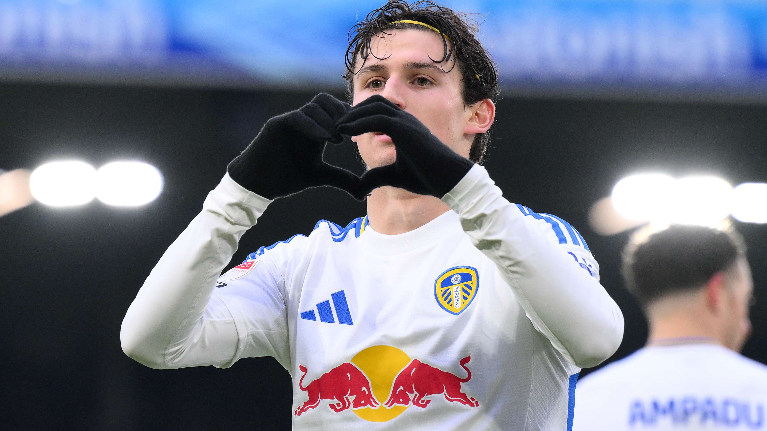 📽️ | USMNT's Aaronson scores 8th goal of season for Leeds  