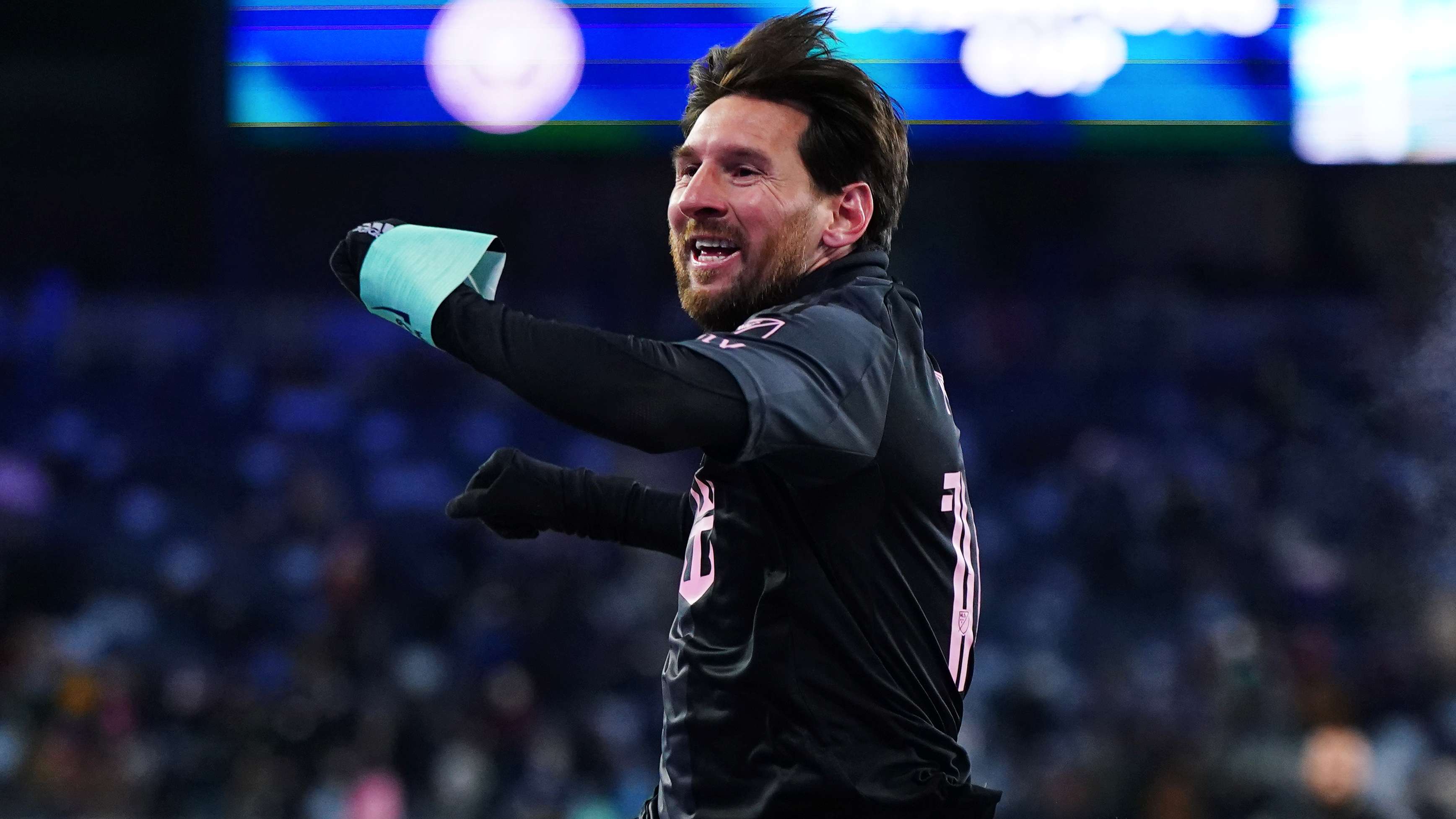 Messi overcomes brutal cold, scores game-winner against KC  