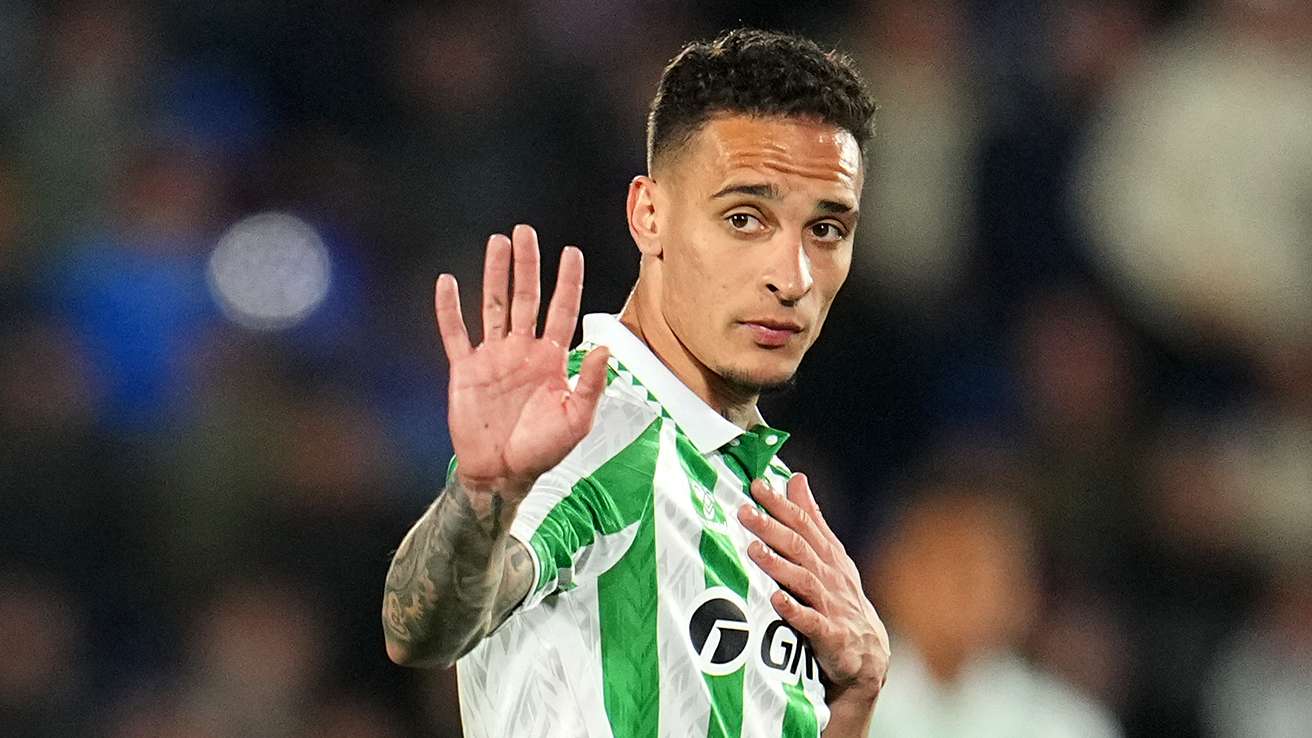 Nightmare for Antony! Winger to miss Madrid clash after red card  
