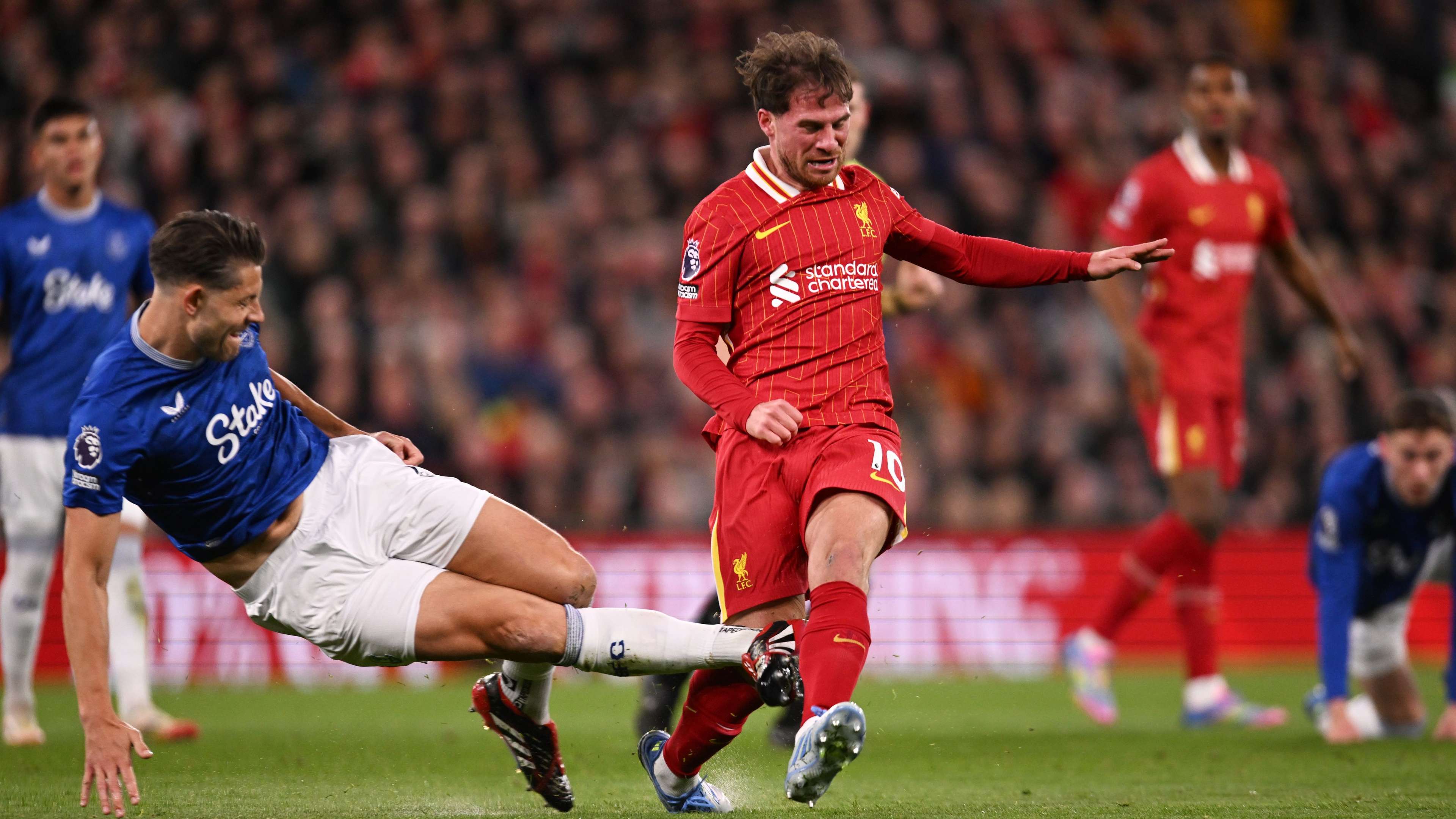 Slots reacts after PGMOL admit Tarkowski red-card mistake  