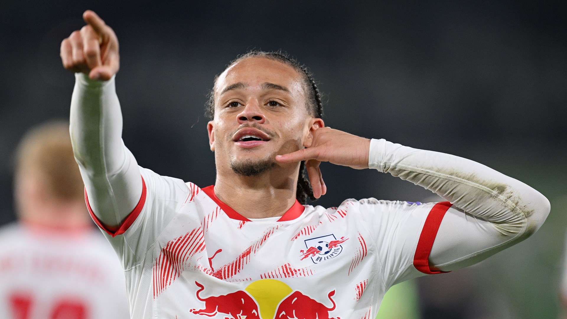 Simons tells RB Leipzig he wants out amid Man Utd links  