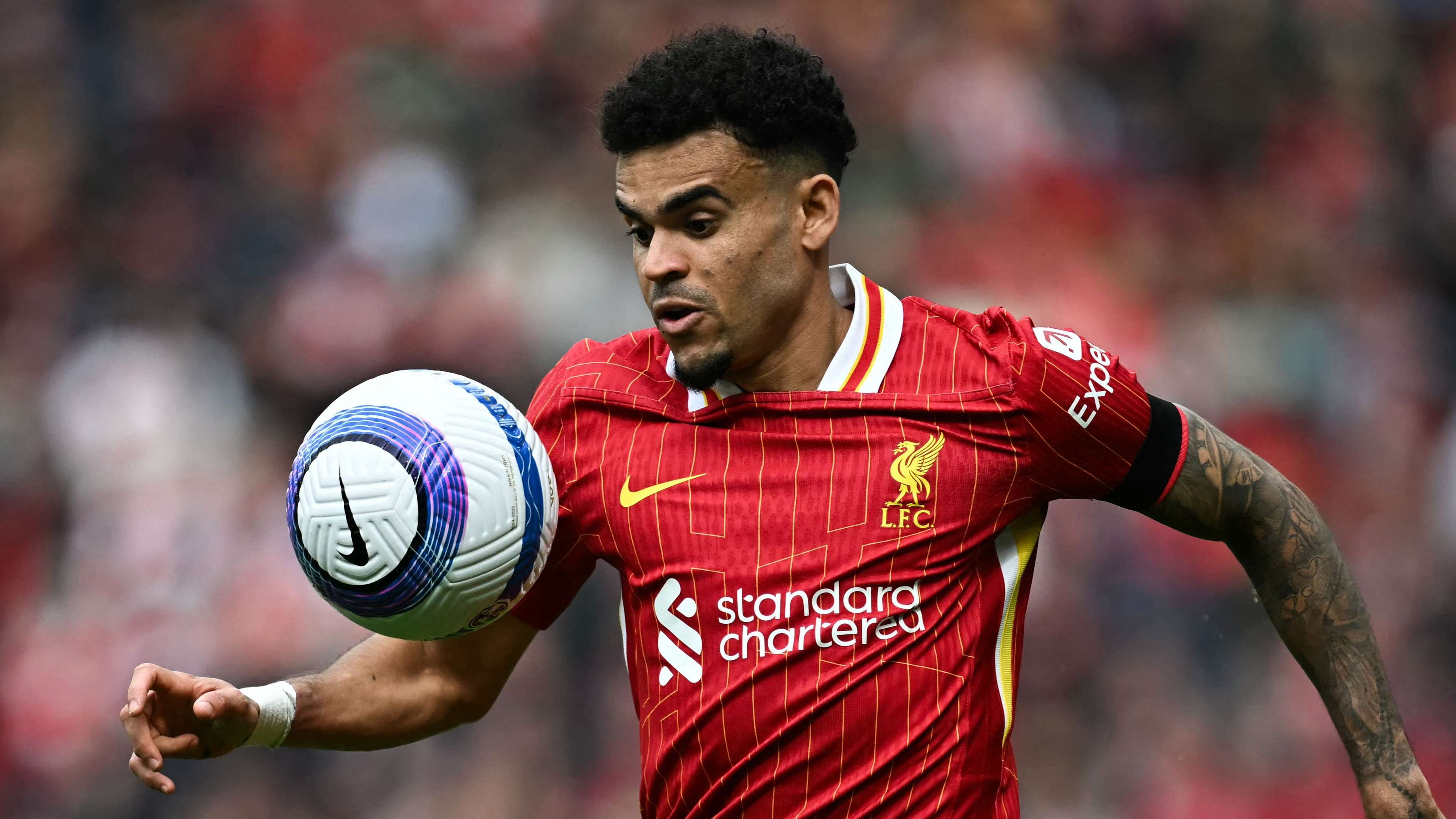 Barcelona warned against signing 'great player' Diaz from Liverpool  