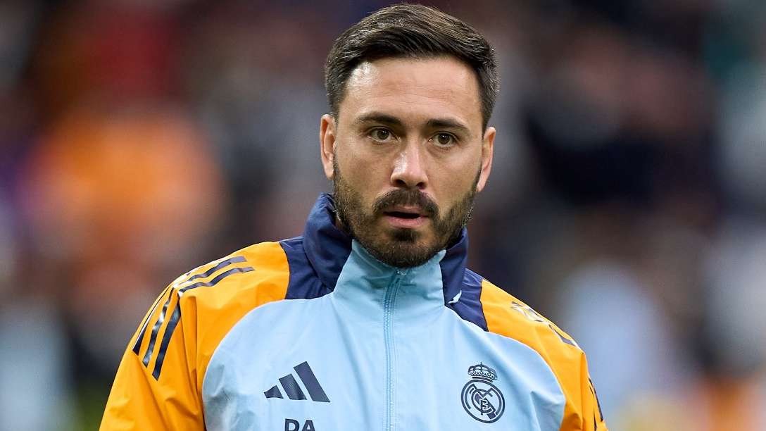 Davide ends job link speculation by following dad Carlo to Brazil  