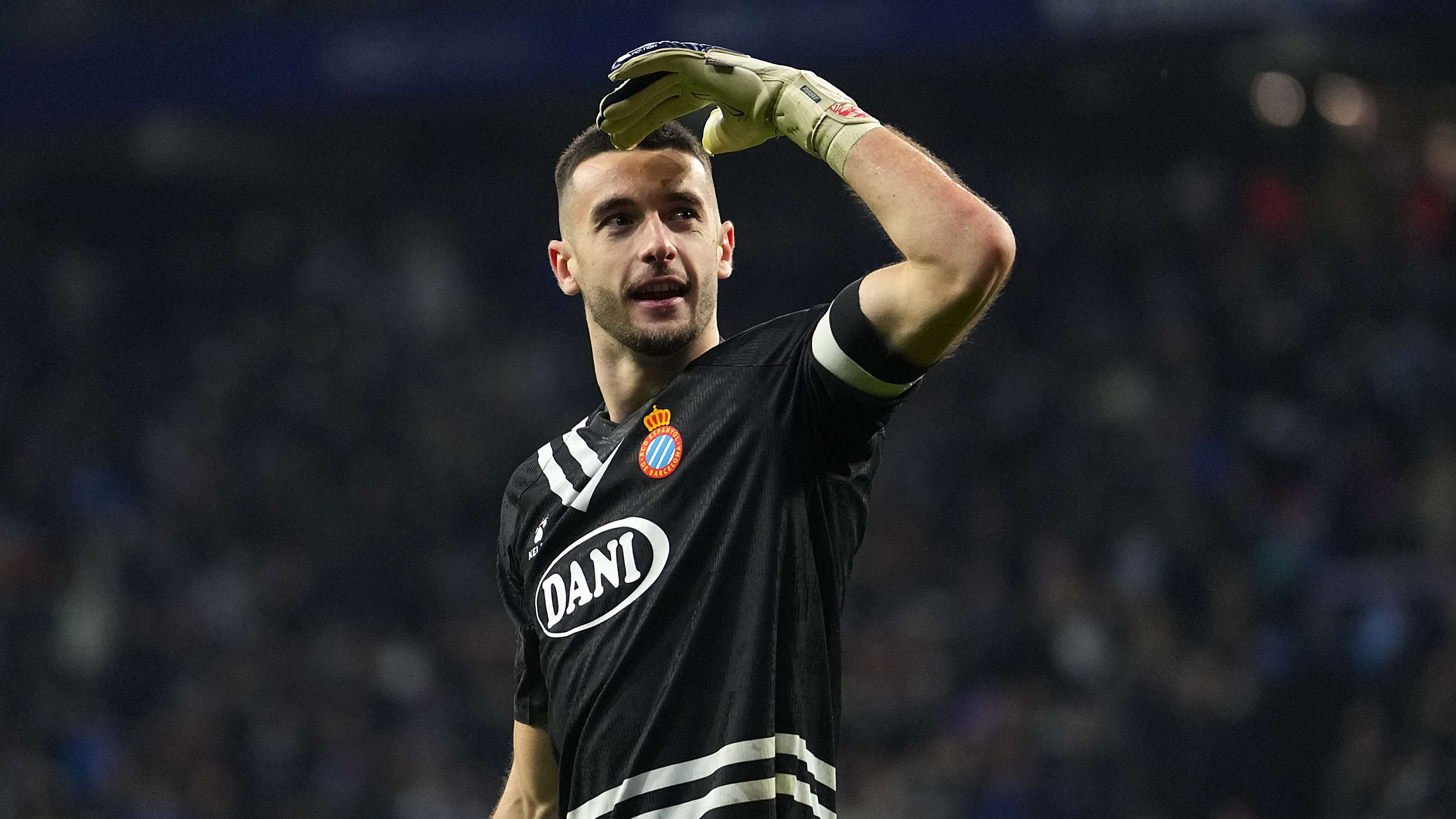Barca ready to unveil Joan Garcia as Ter Stegen considers Galatasaray  