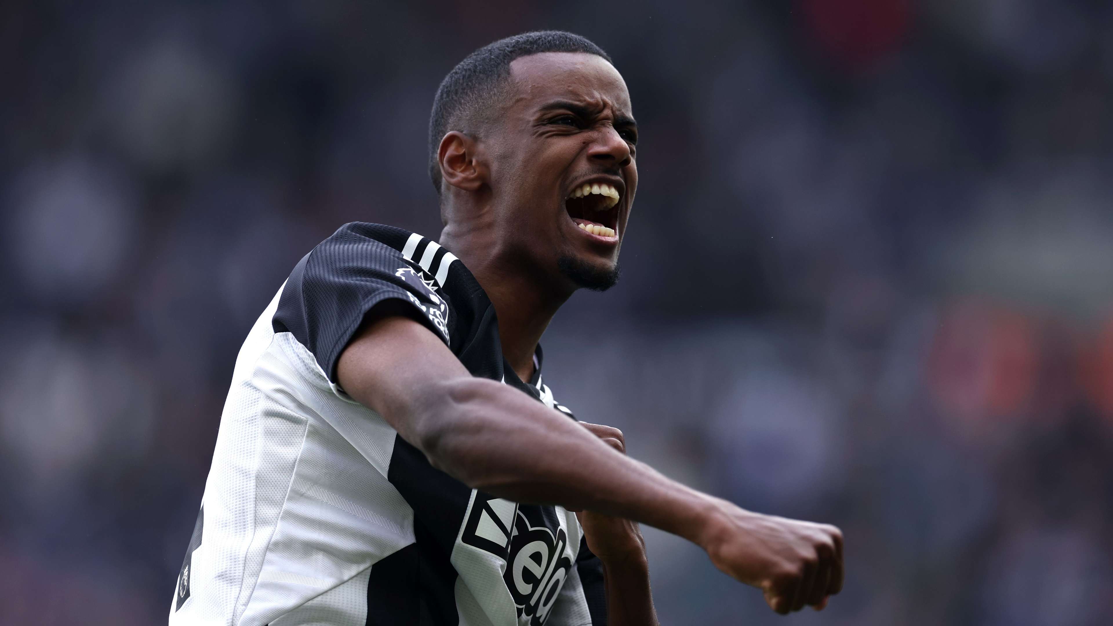 Liverpool dealt Isak blow after record-breaking transfer rumours  