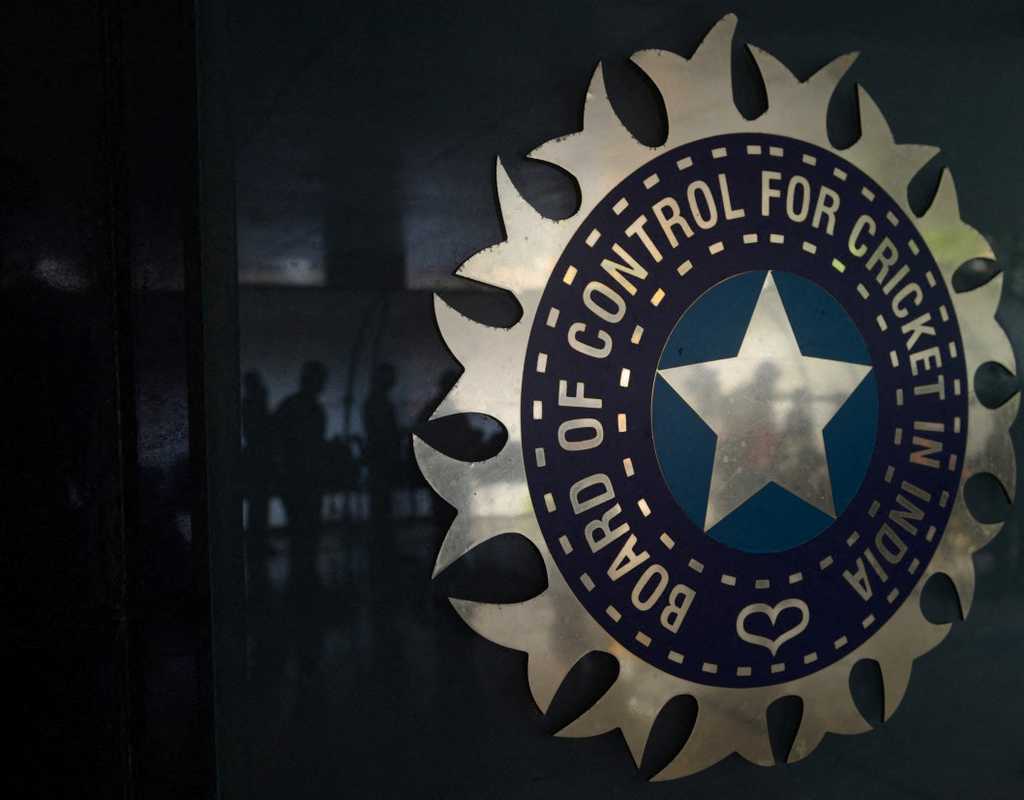 Anderson-Tendulkar Trophy launch put off in respect for Ahmedabad crash victims  