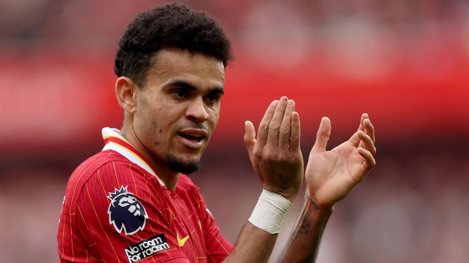Bayern table £59m Diaz bid after he requests Liverpool exit  