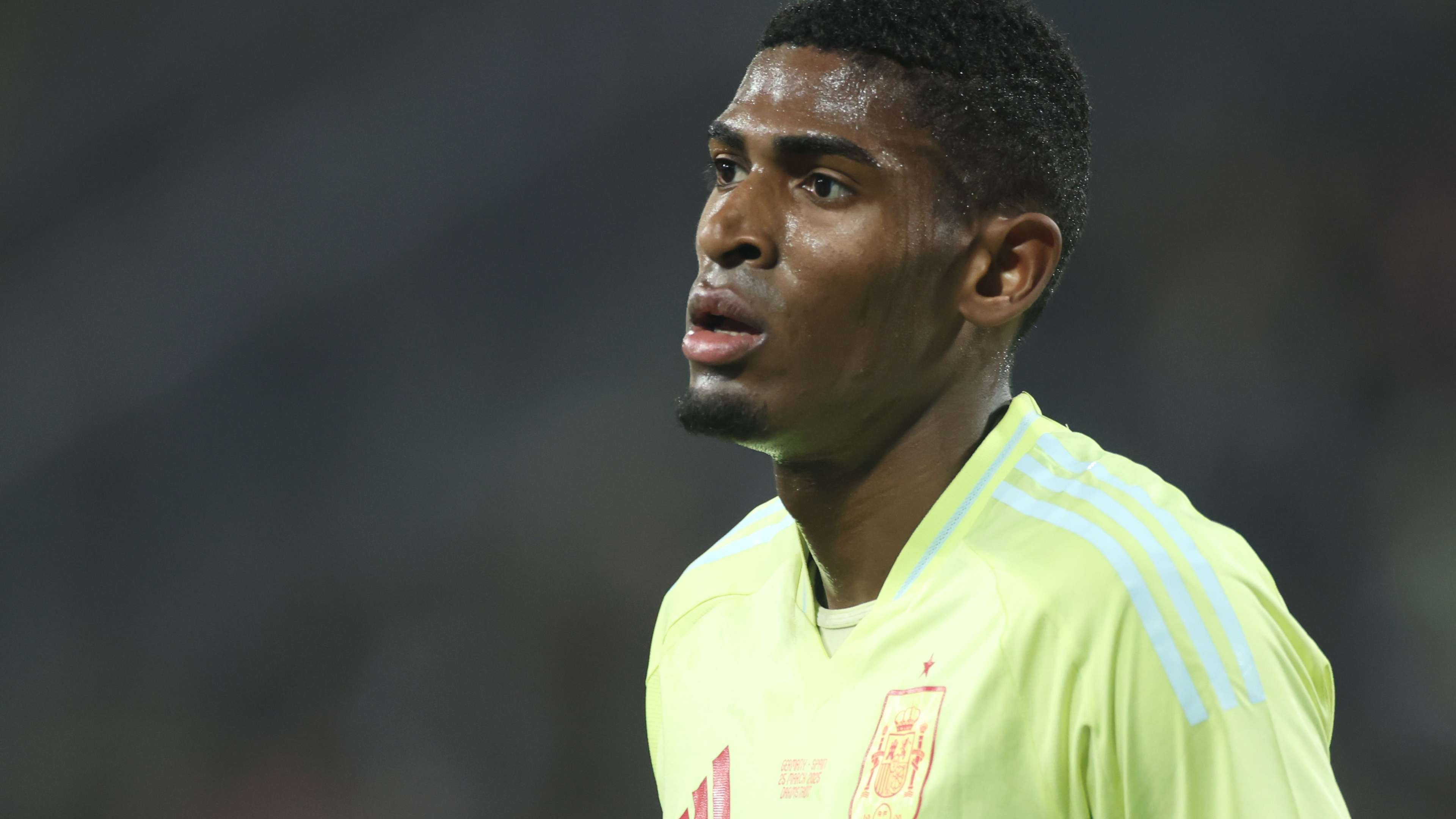 Mosquera says goodbye to Valencia as defender heads for Arsenal  