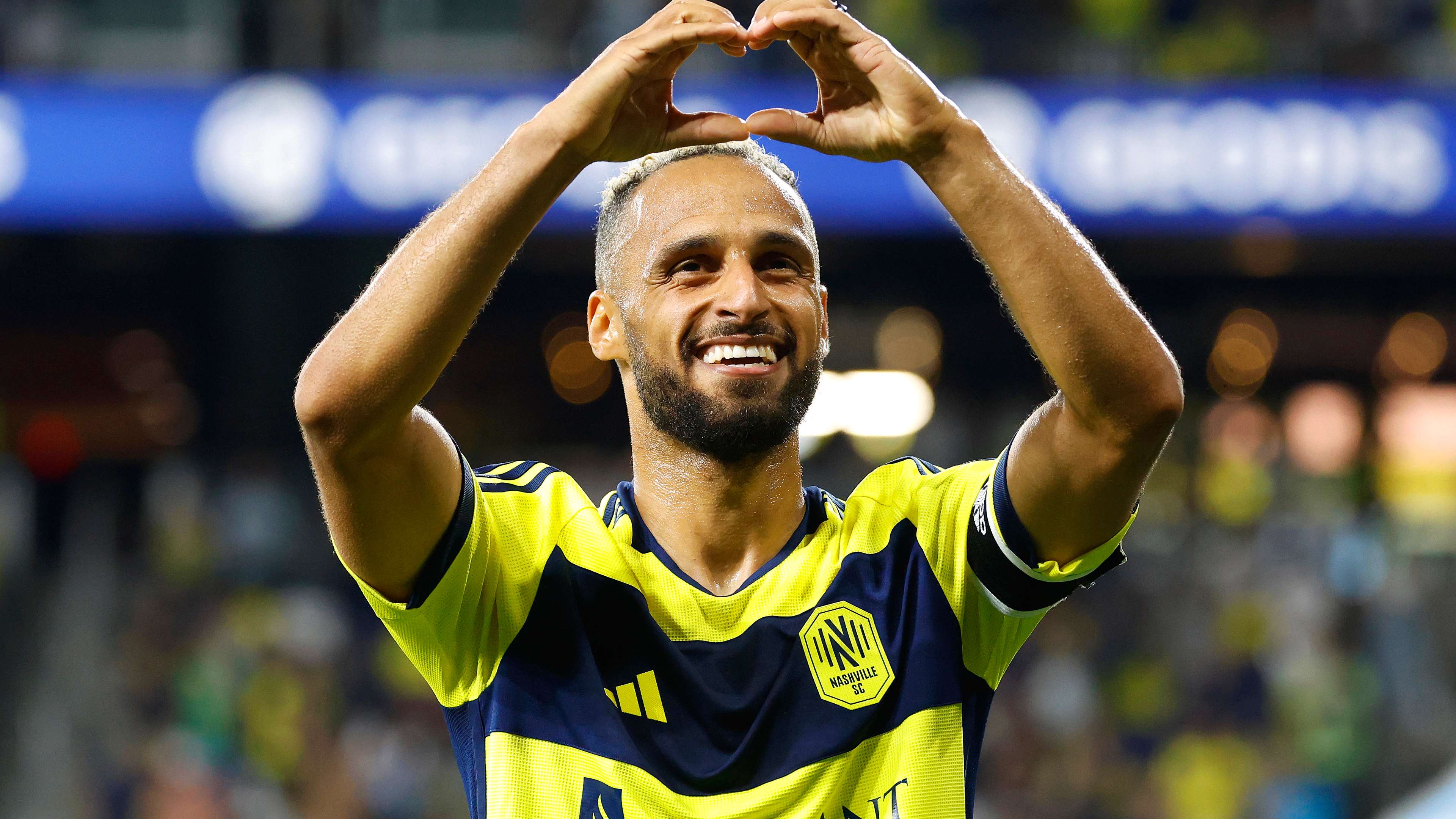 📽️ | MLS star Mukhtar leads entire Nashville team in Jota celebration  
