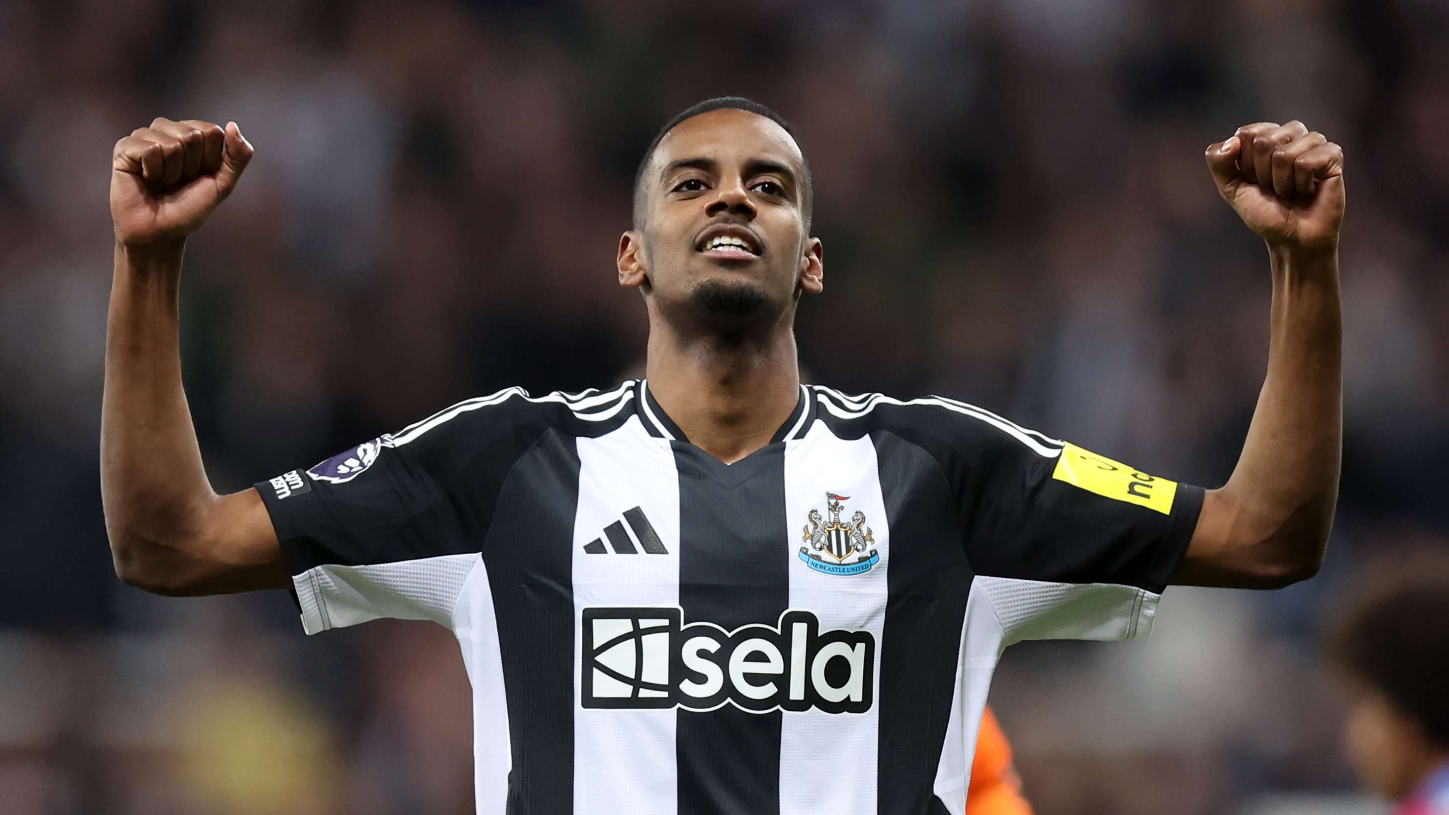 Isak told to 'make statement' over future amid Liverpool saga  