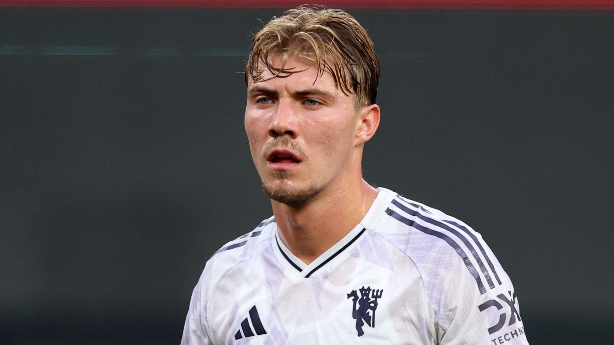 Man Utd & AC Milan in Hojlund loan fee talks  