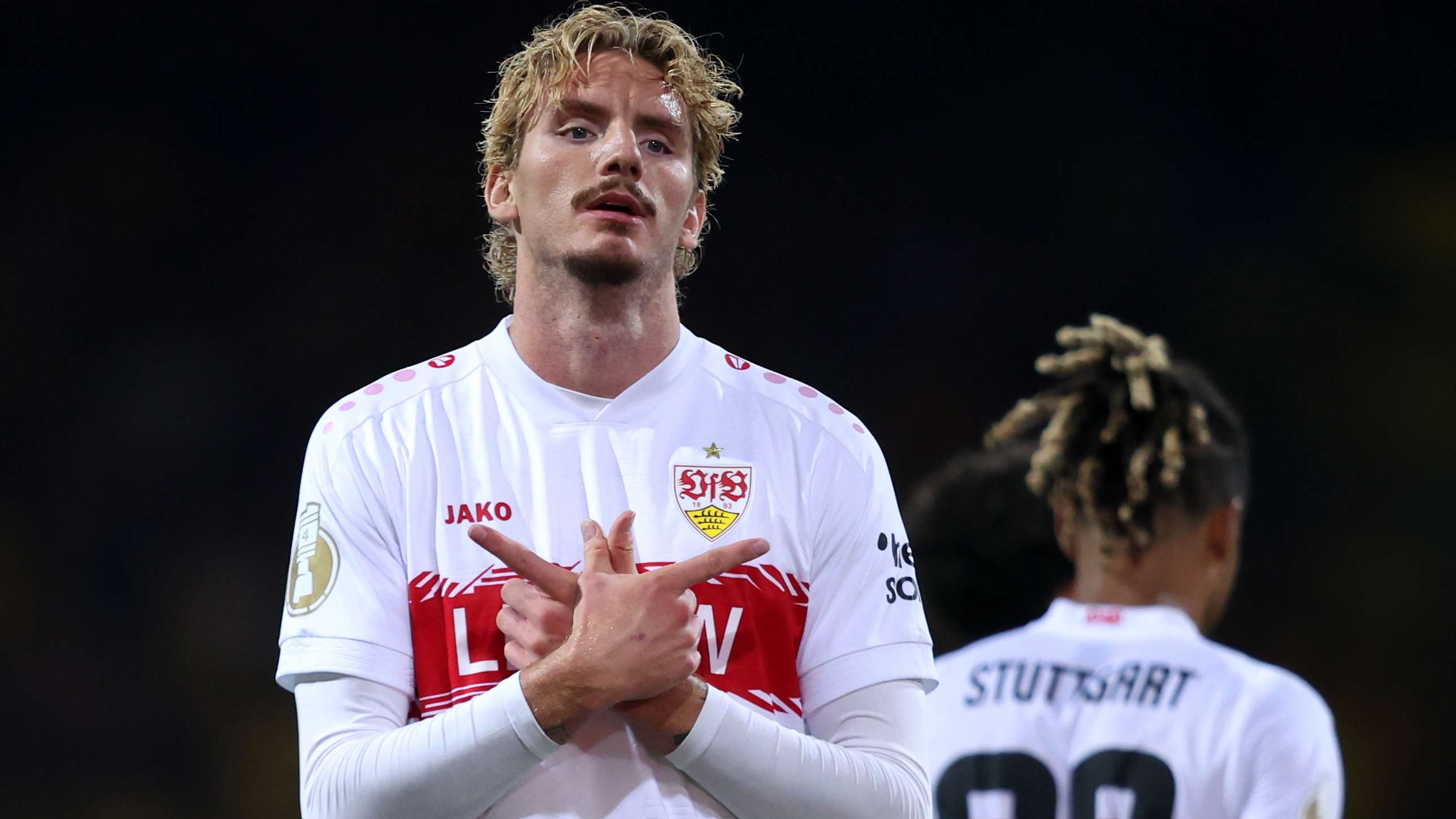 Newcastle agree Woltemade deal amid Isak uncertainty  