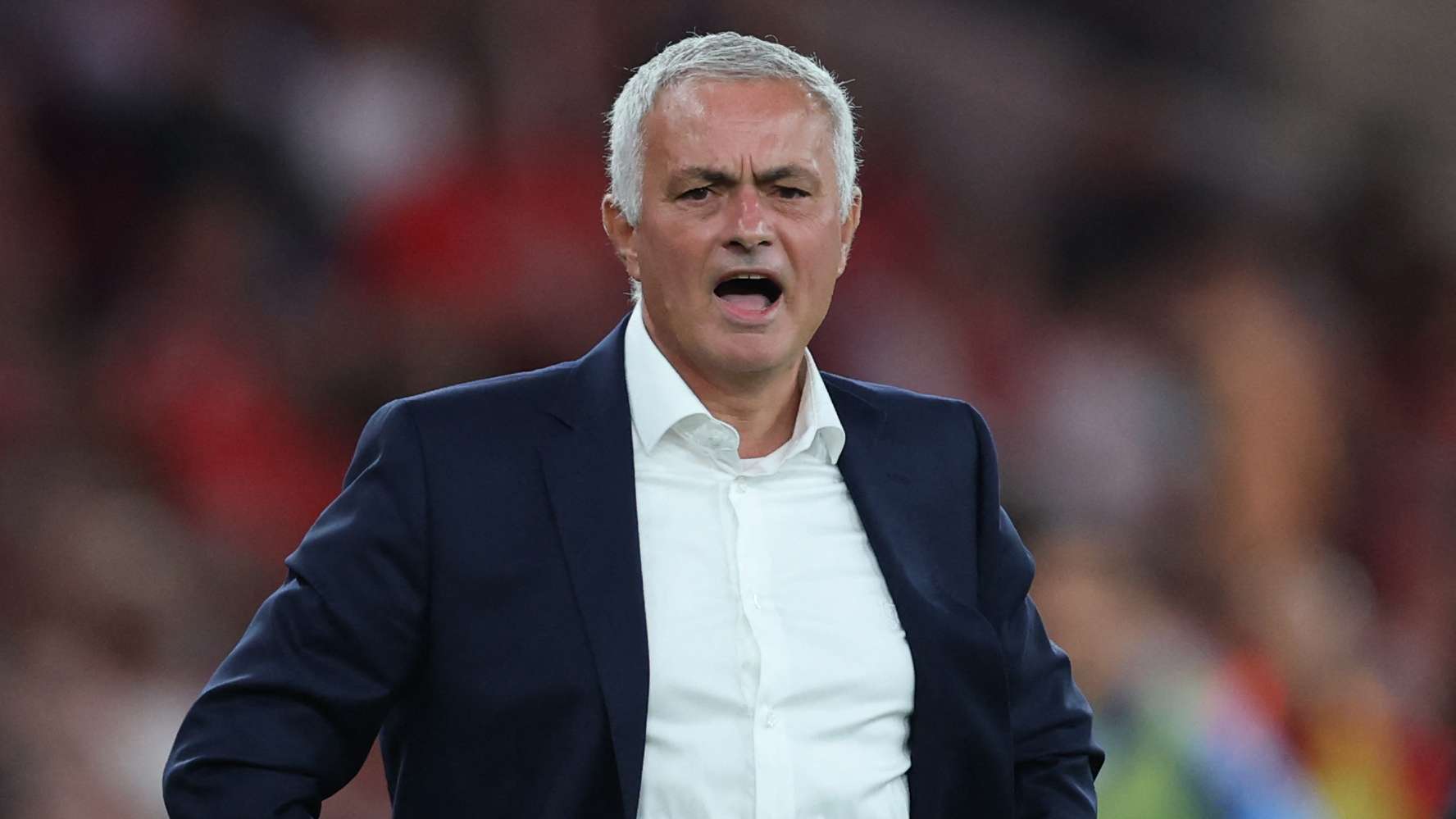 Mourinho rages at 'no personality' ref after 'unfair' Benfica draw  