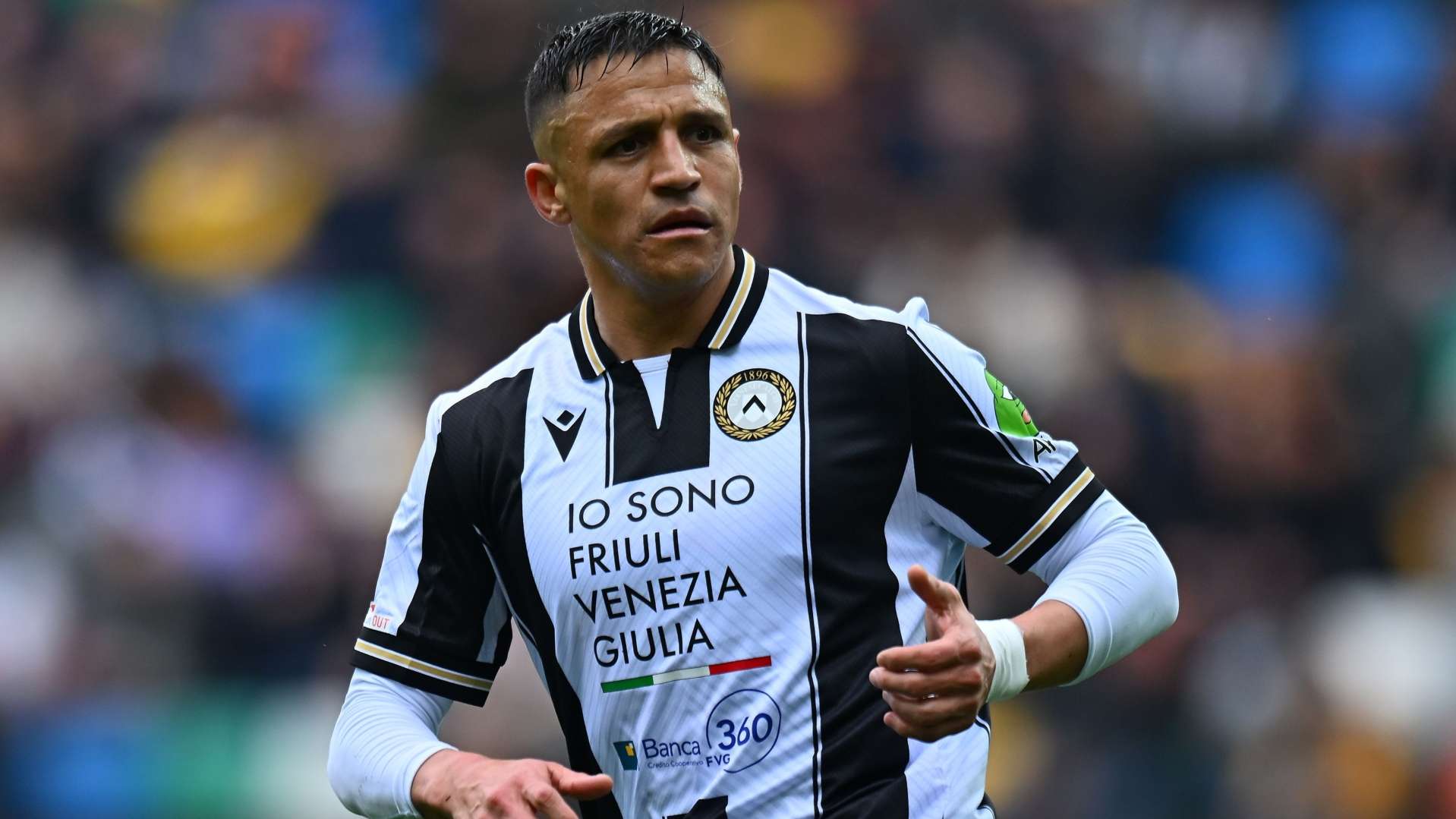 Ex-Arsenal & Man Utd star seals shock Sevilla transfer  