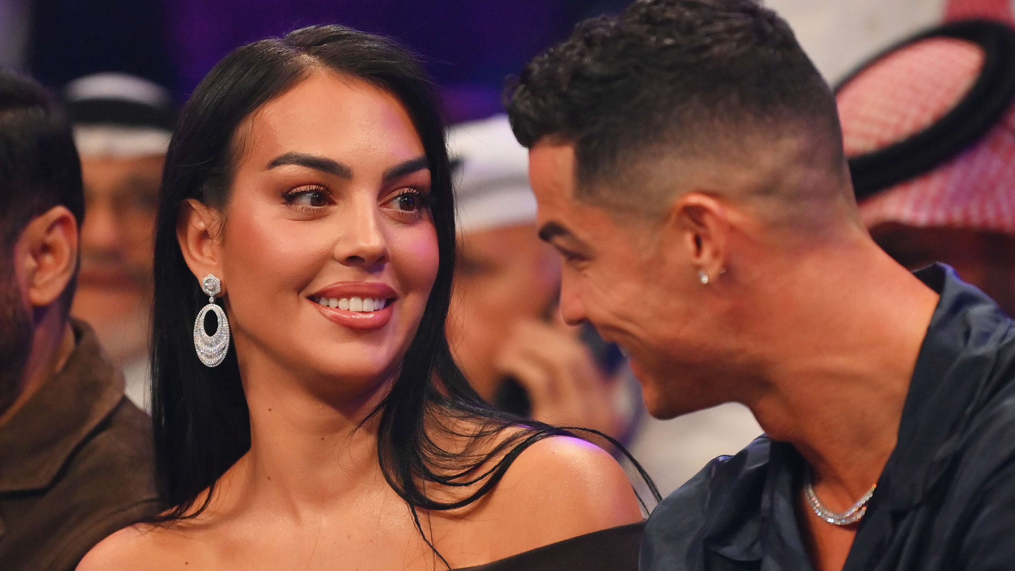 Competition for Ronaldo! CR7's fiancee launches her YouTube channel  