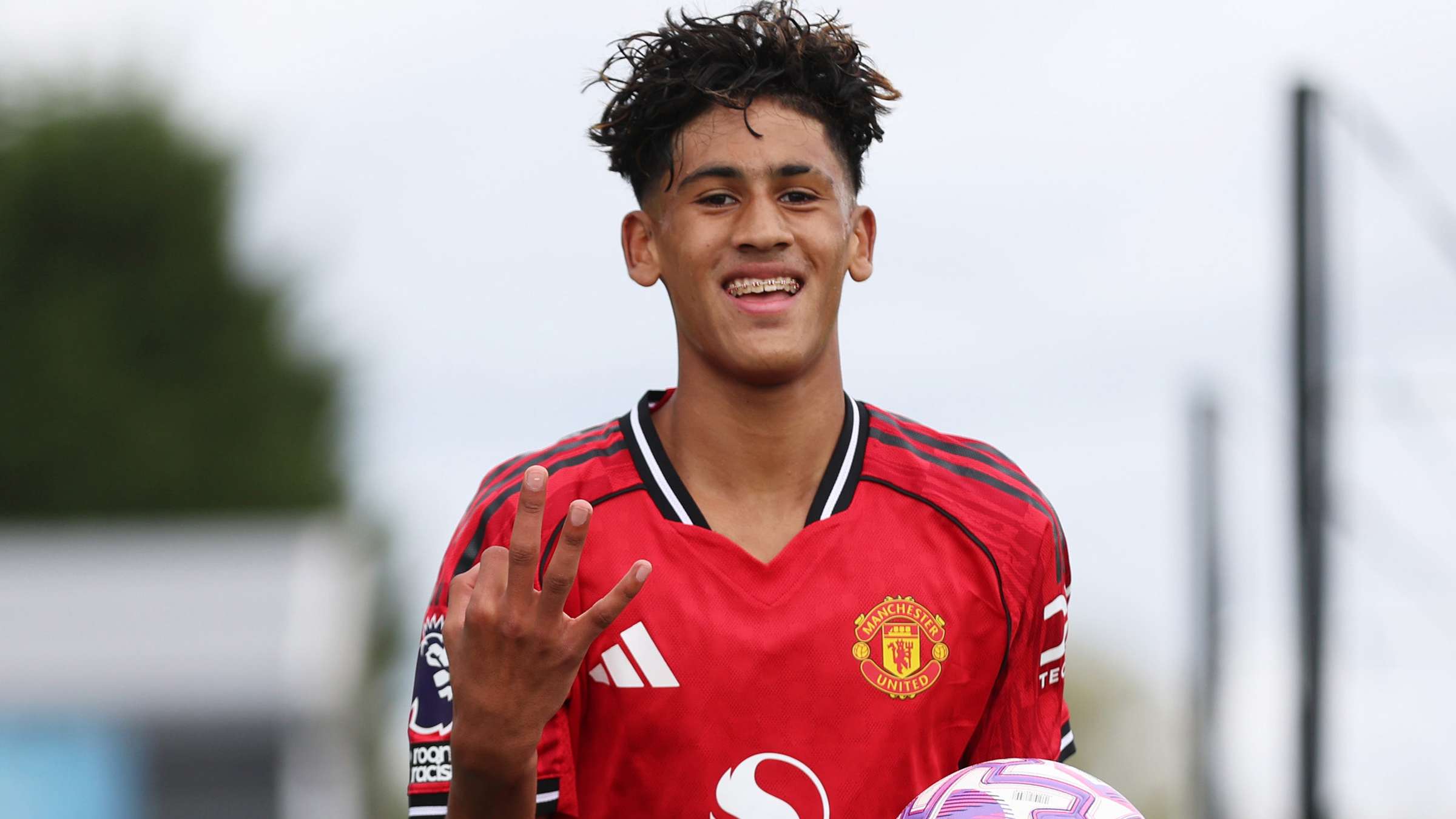 Man Utd boost in keeping 'Kid Messi' away from Arsenal  