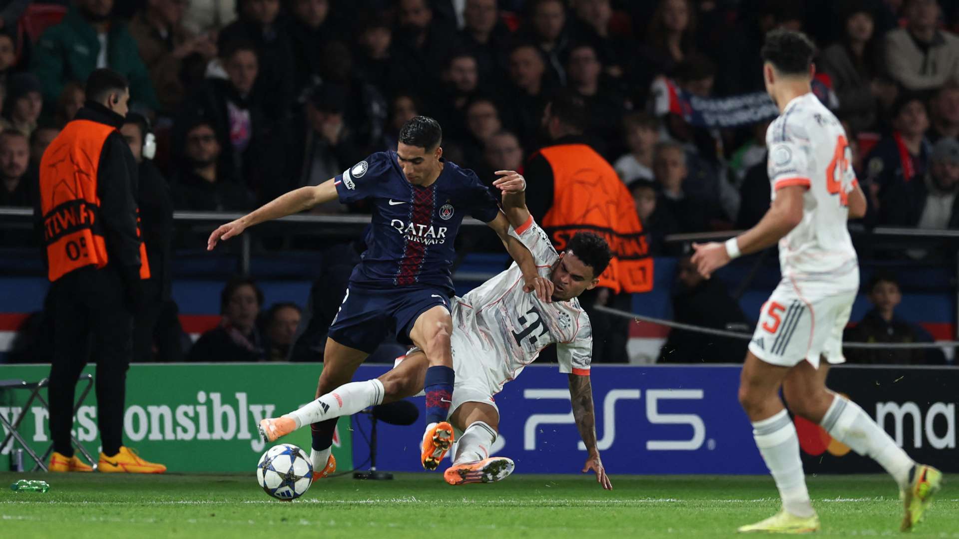 'We thanked him!' - Bayern star jokes about reaction to Diaz red card  