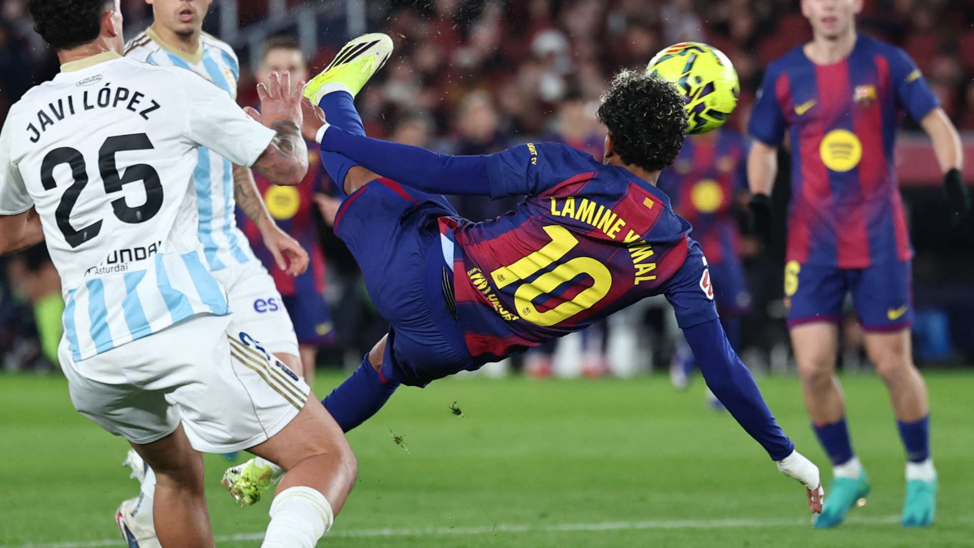 📽️ | ‘From another galaxy’ - Yamal scores acrobatic wondergoal  