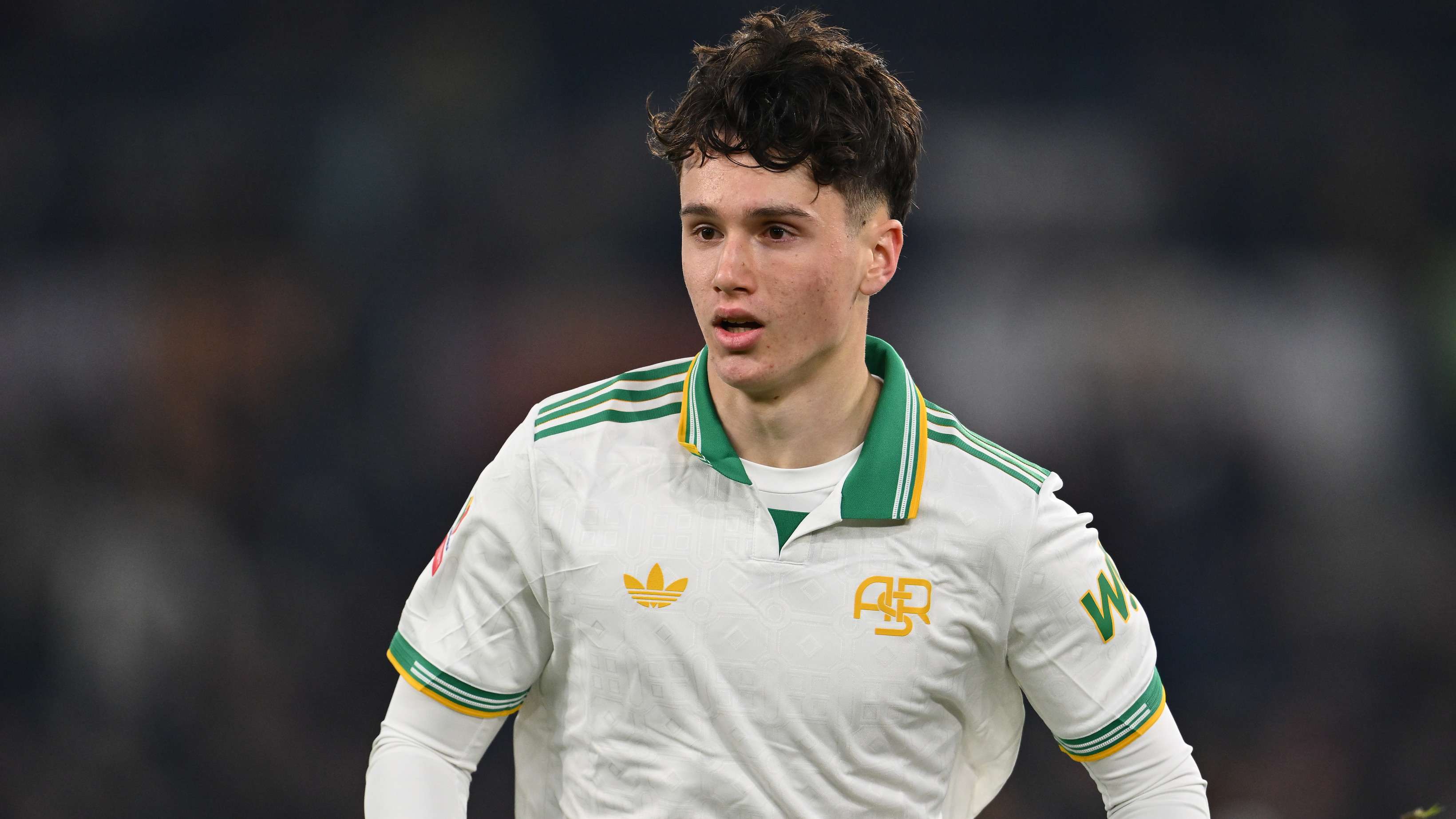 New star born at Roma! Australian 16-year-old scores with FIRST touch  