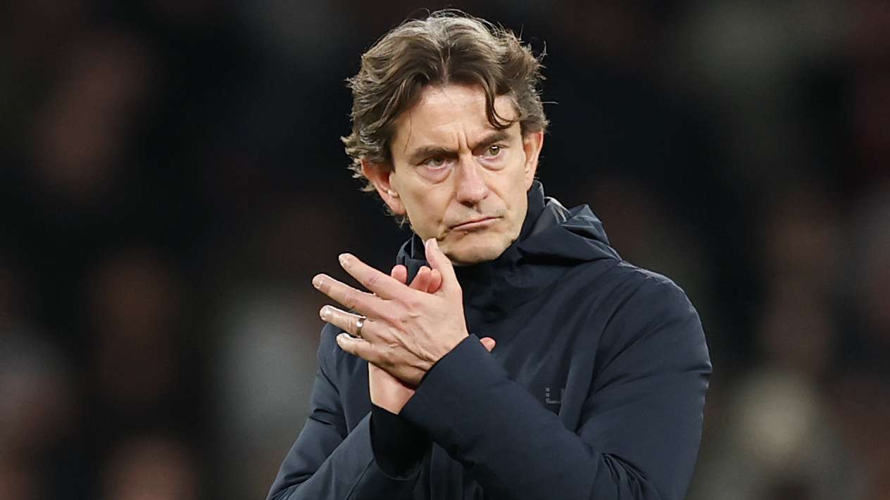 📽️ | Spurs fans chant 'sacked in the morning' at Frank  