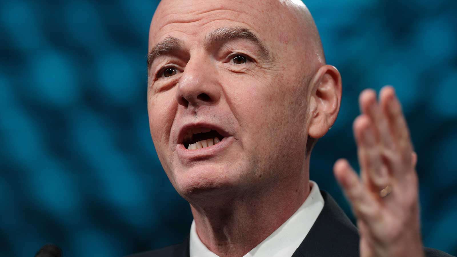 Bayern threaten to blacklist agents over 'outrageous' negotiations  