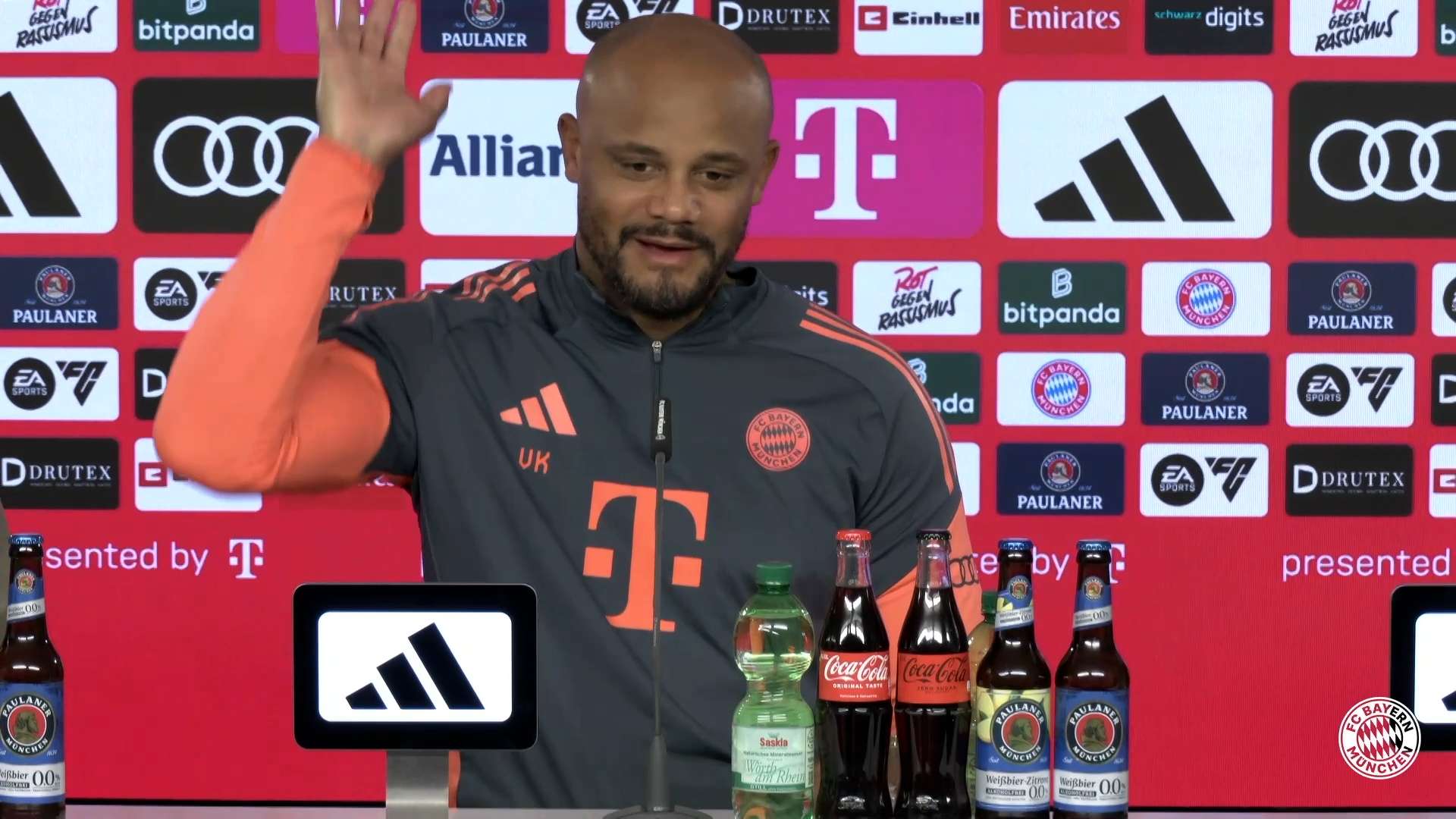"There's only one Mr Aura!" Kompany pays tribute to his assistant  