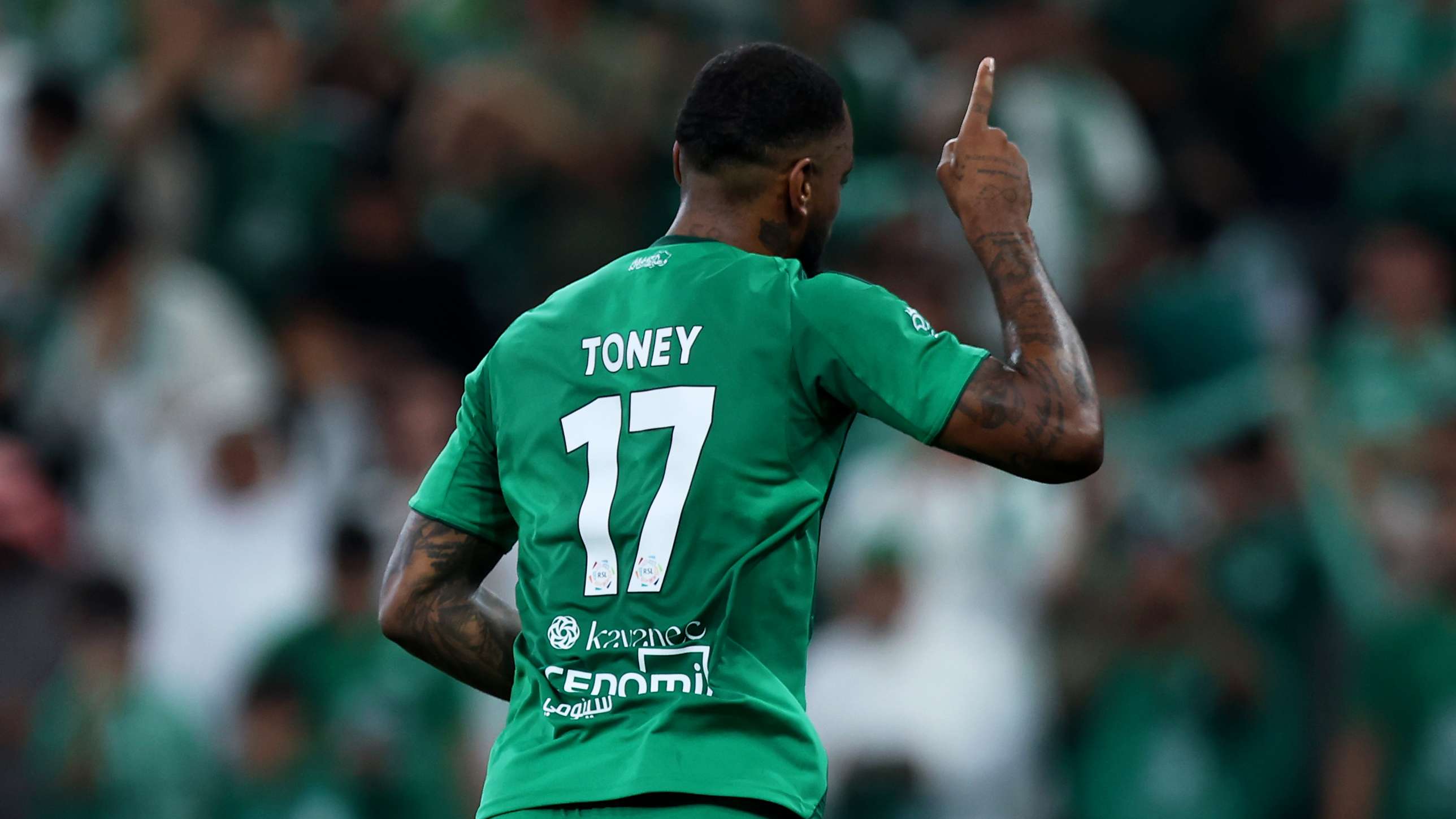 Video: Refereeing expert clears Ivan Toney of lying over the fourth official incident  