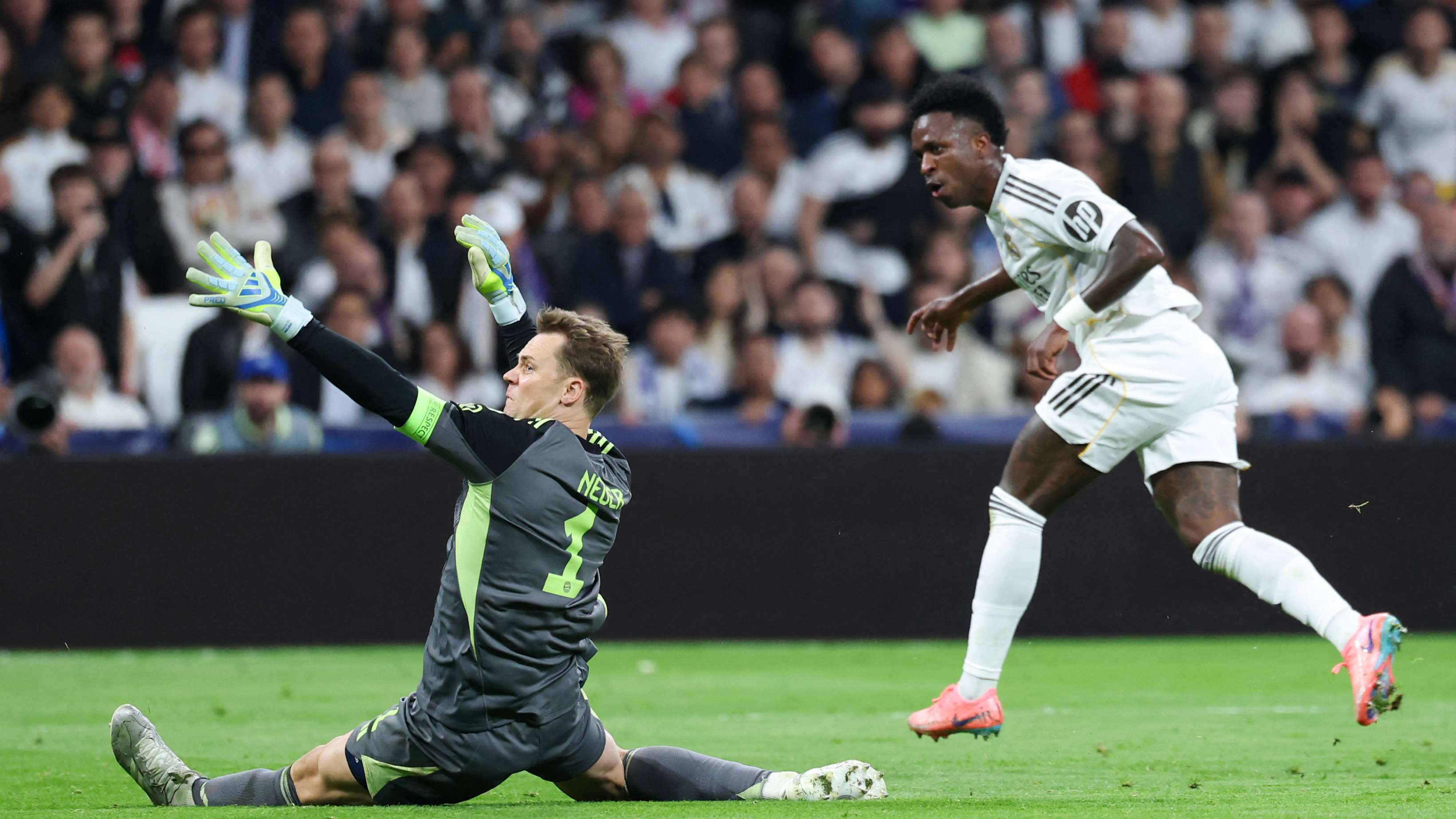 Neuer laments Real Madrid’s return to form… and declines to answer a question about the World Cup  