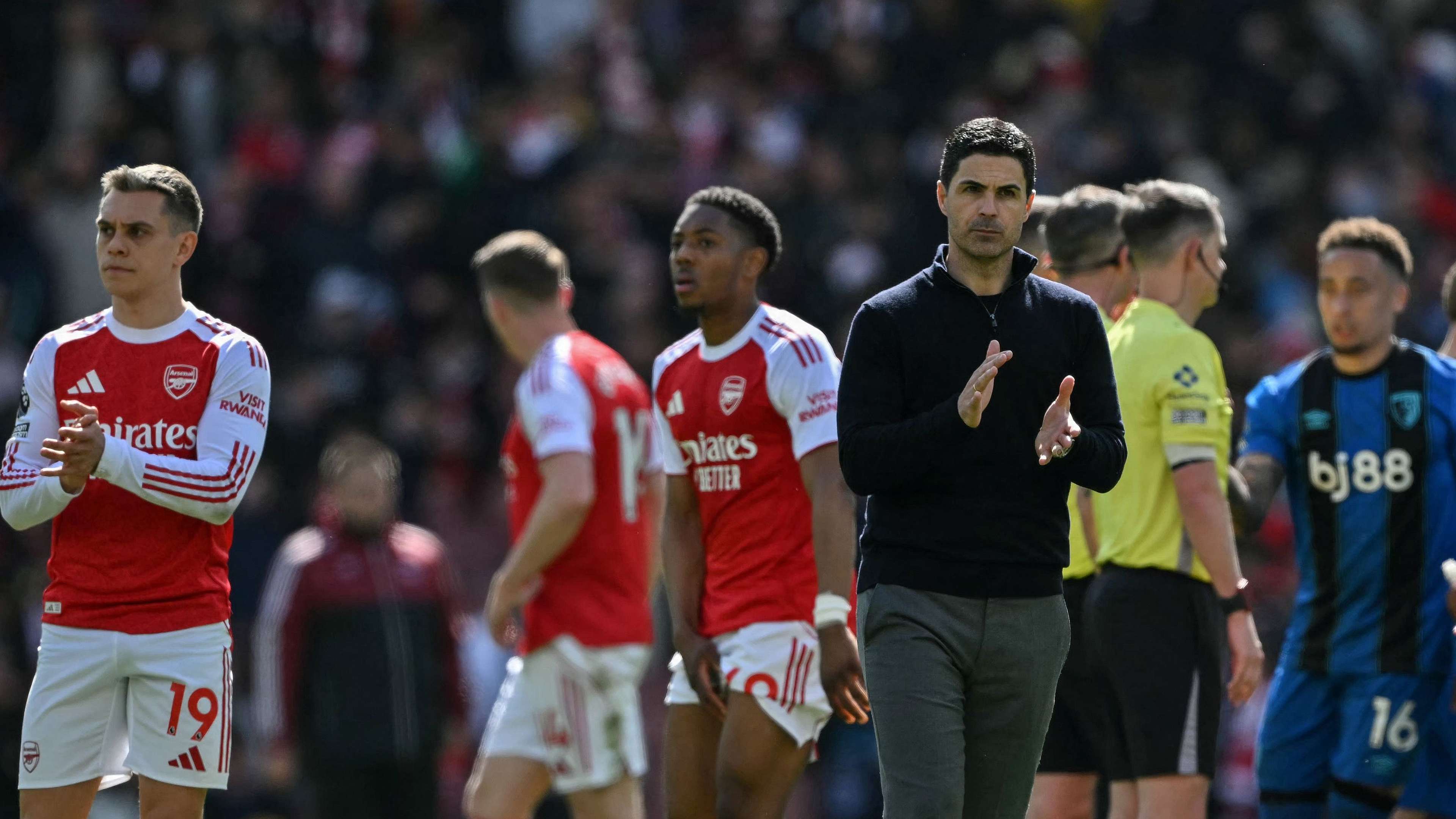 Arsenal booed off after Bournemouth defeat  