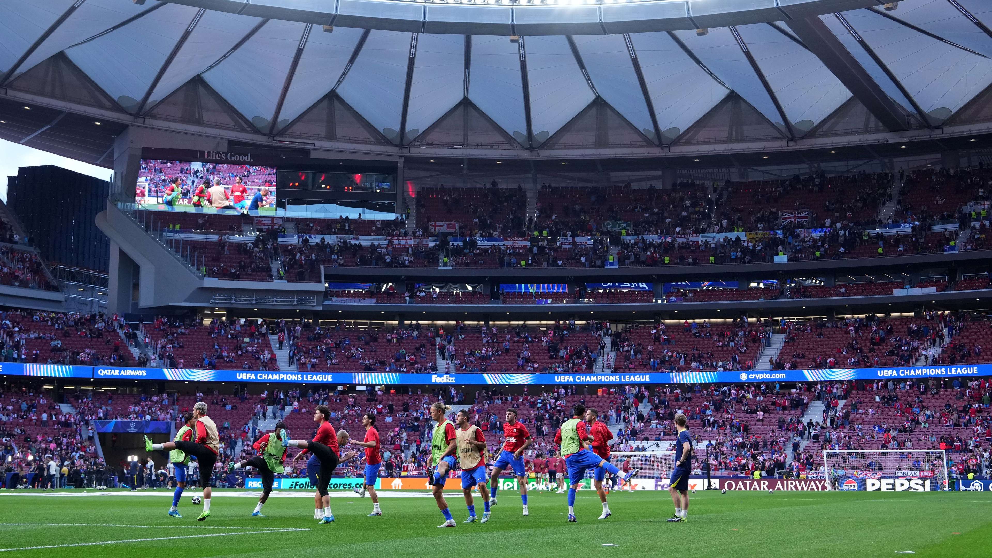 'Grass war!' - Arsenal's bizarre request to UEFA just hours before kick-off  