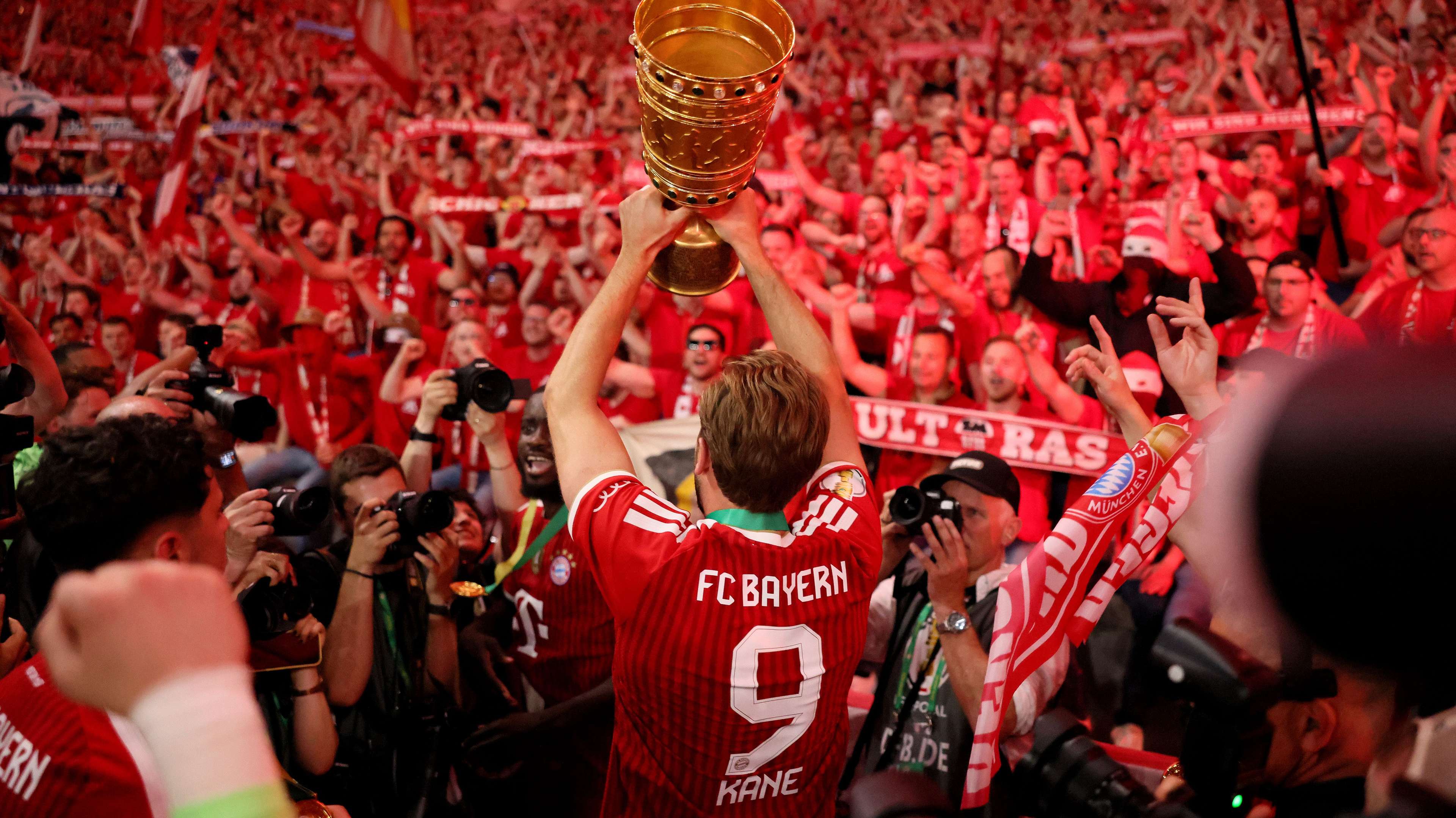 It wasn't just his hat-trick: one Kane moment wowed Kompany and even VfB coach Hoeneß  