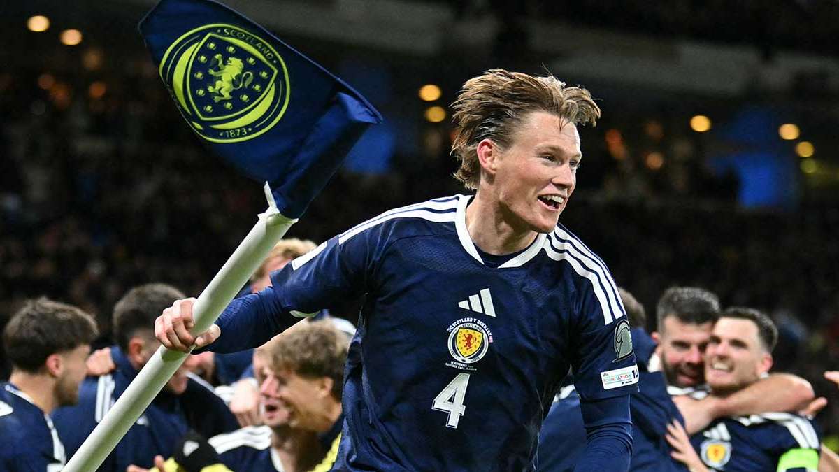 Bank of Scotland unveils McTominay £20 note  