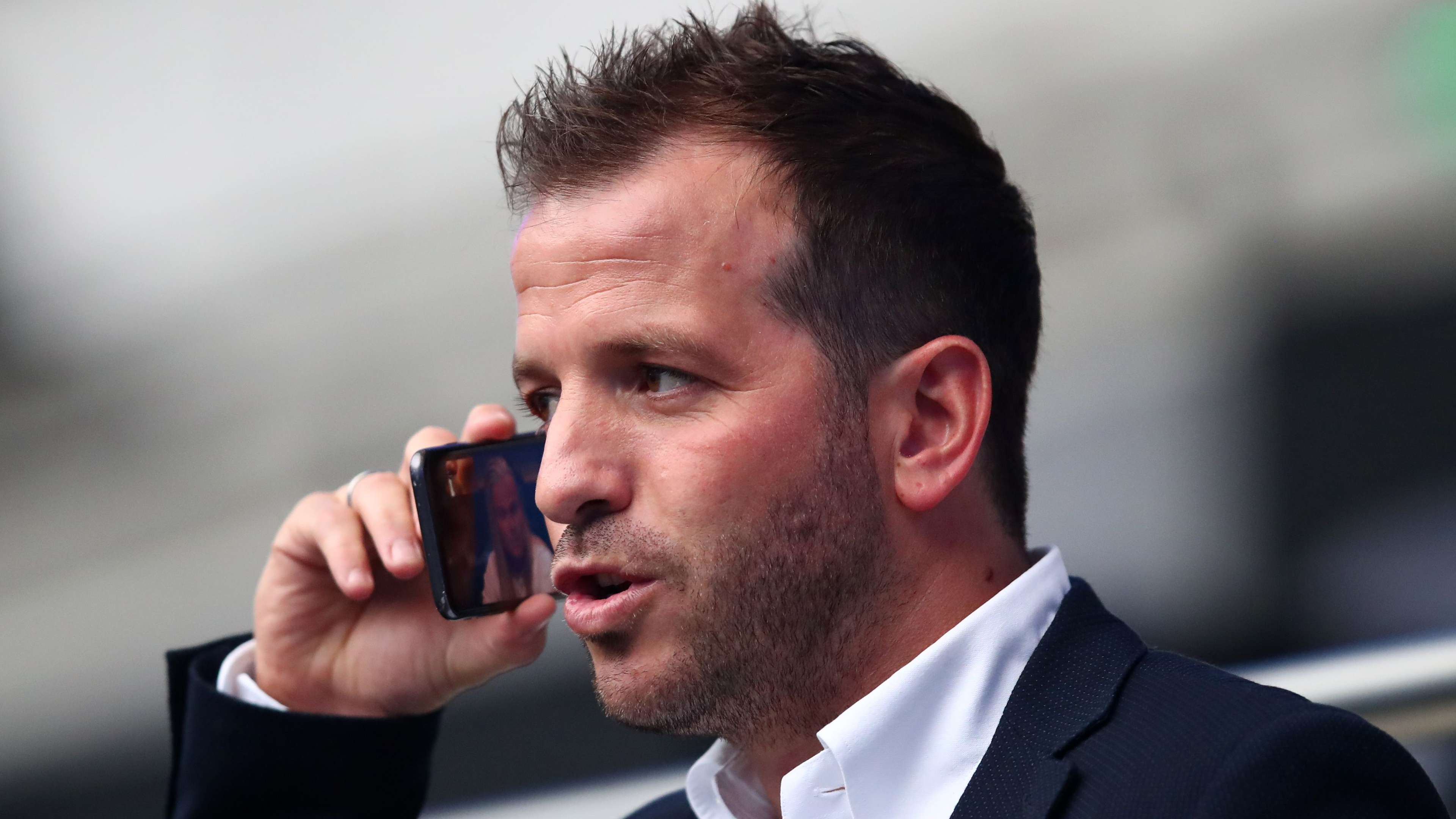 Ex-Netherlands star apologises for Japan remark  