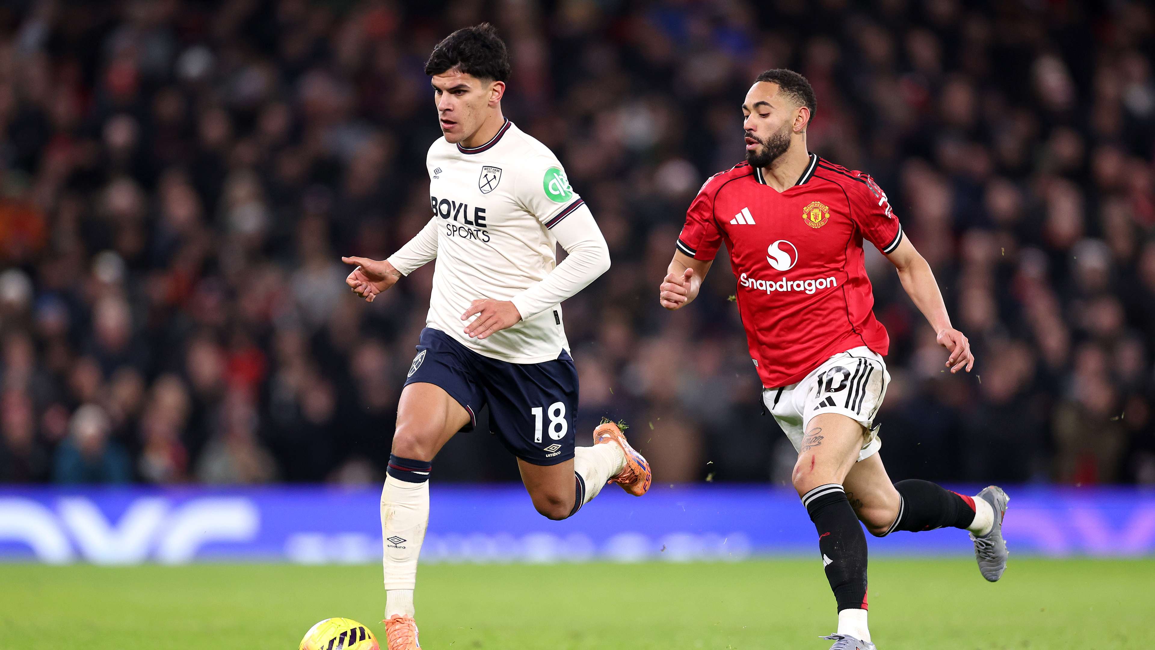 Man Utd open Fernandes talks with West Ham  