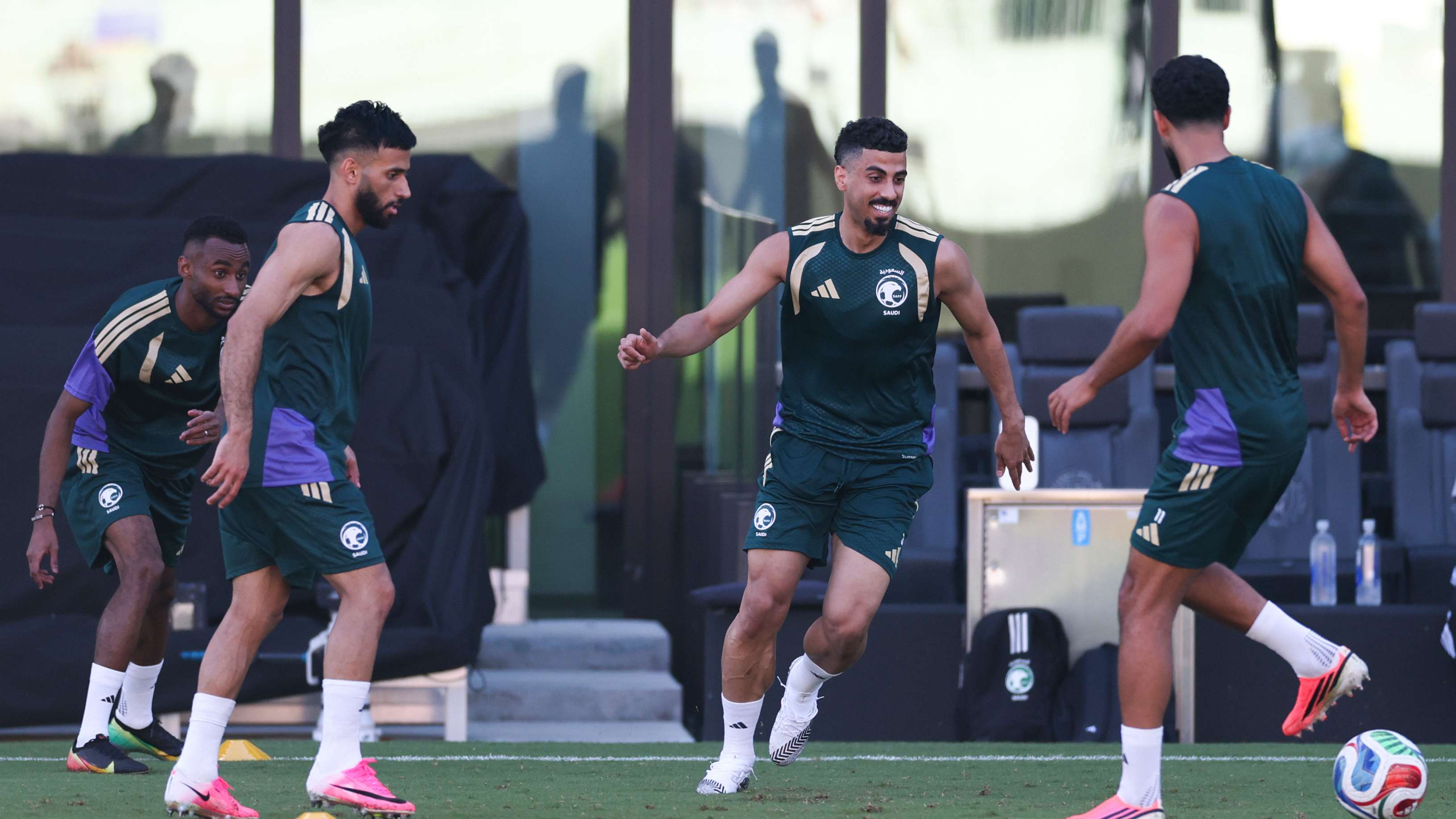 Uruguay's Press Warns Their National Team: Do Not Forget What Saudi Arabia Did Against Argentina  