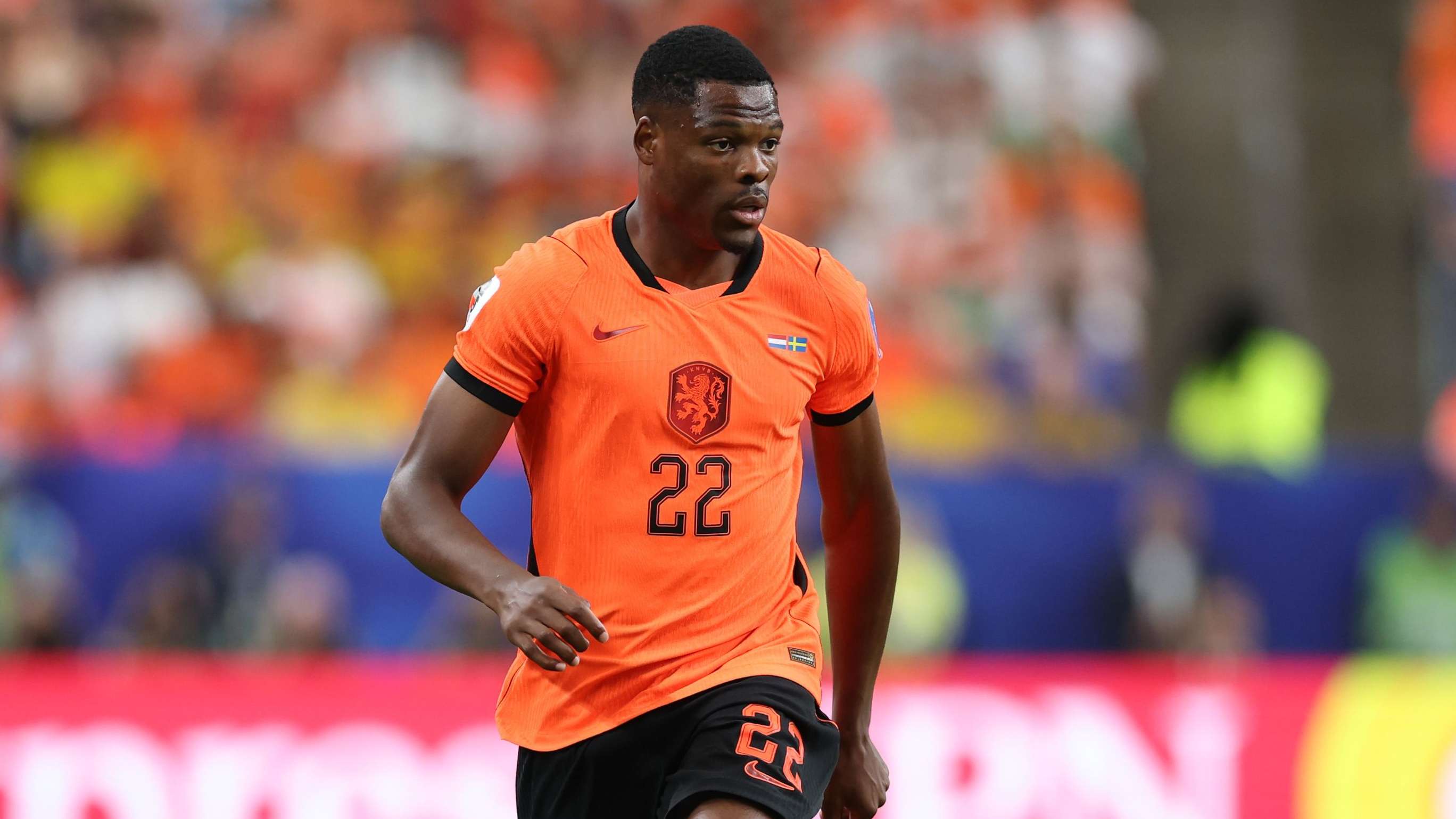 Dumfries talks up Netherlands' hopes of World Cup glory  