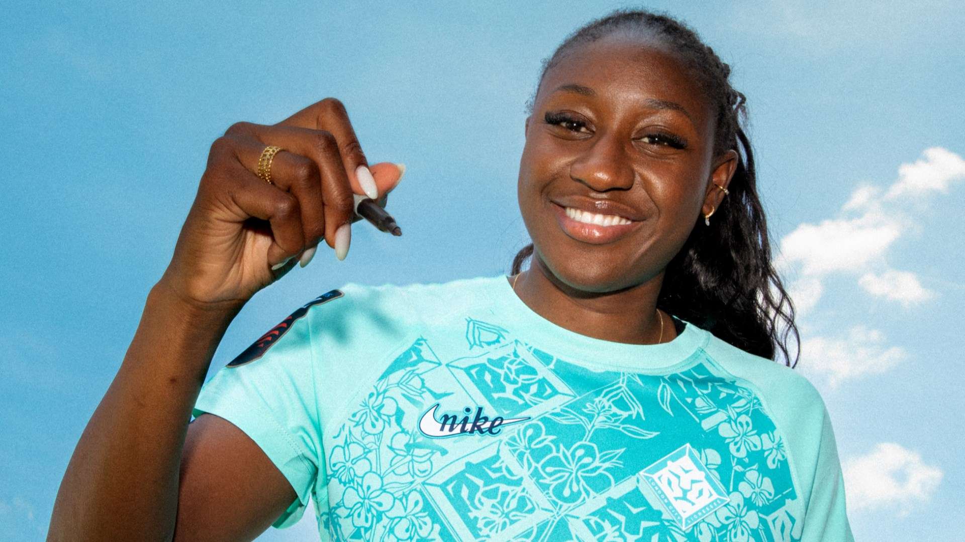 Diani follows Putellas & Earps to London City in blockbuster signing  