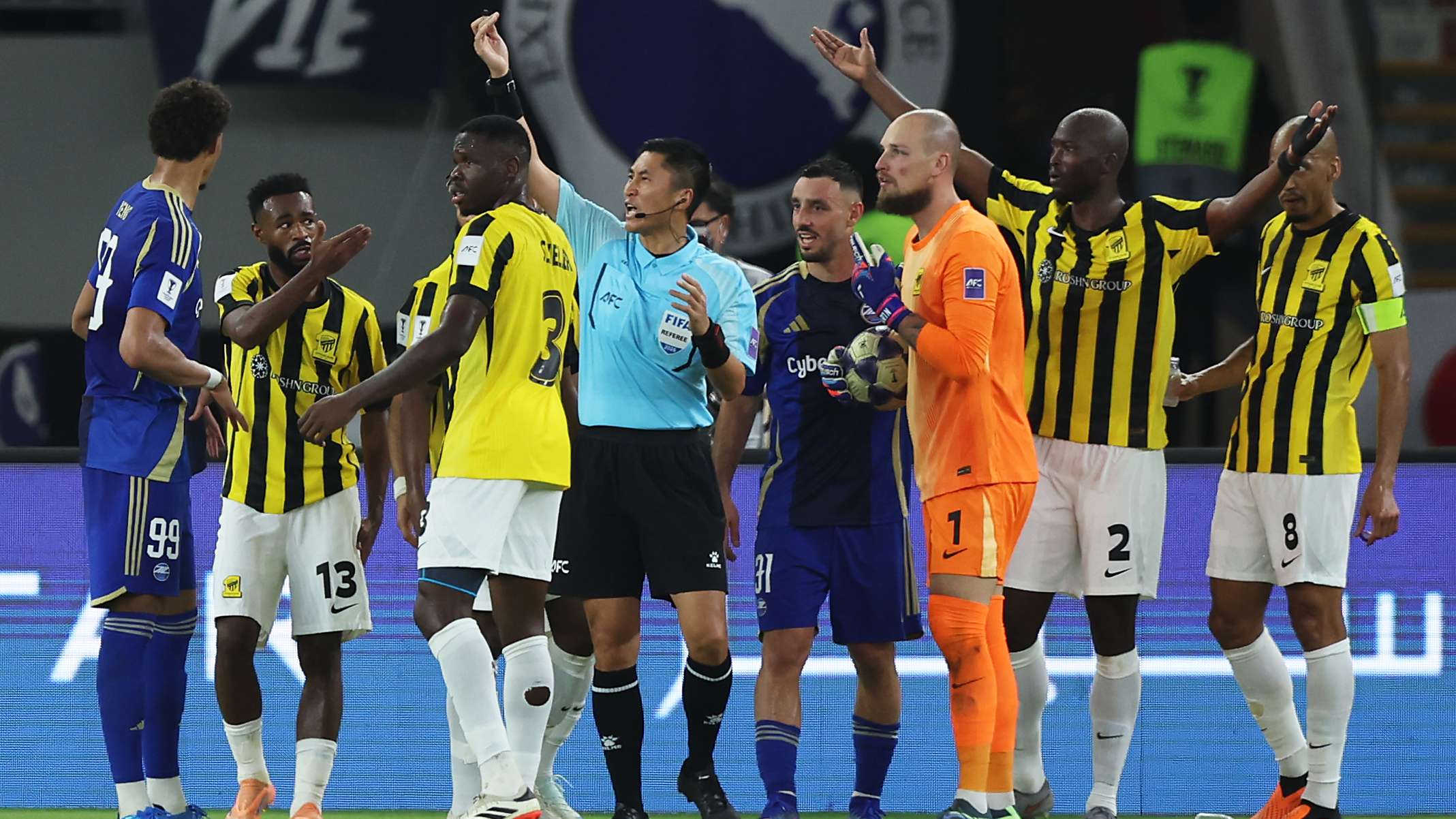 A management with no solutions: how the federation's decisions brought the club to the brink of collapse  